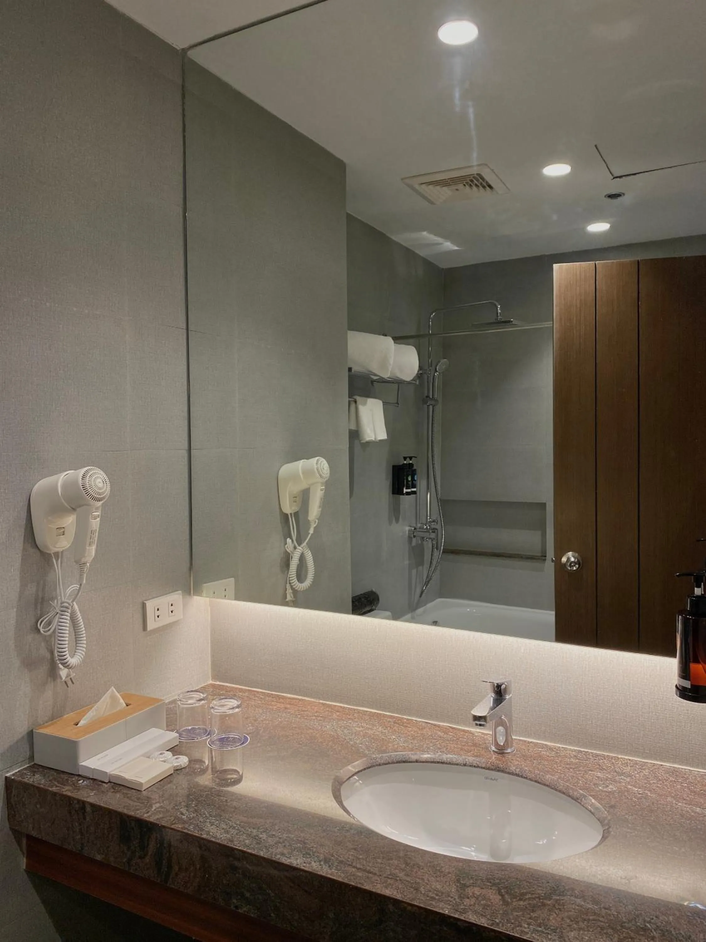 Bathroom in The Tribute Hotel