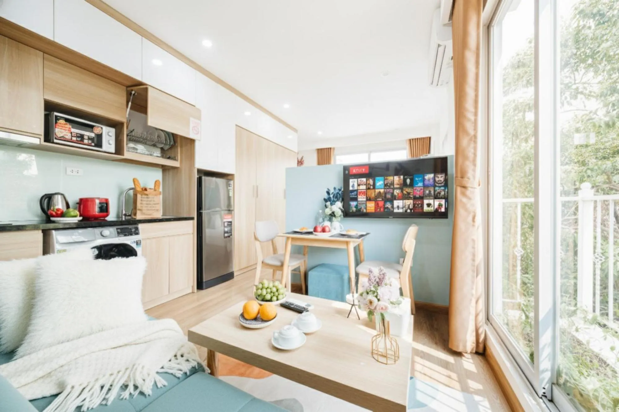 Kitchen or kitchenette in Label6 Studio West Lake