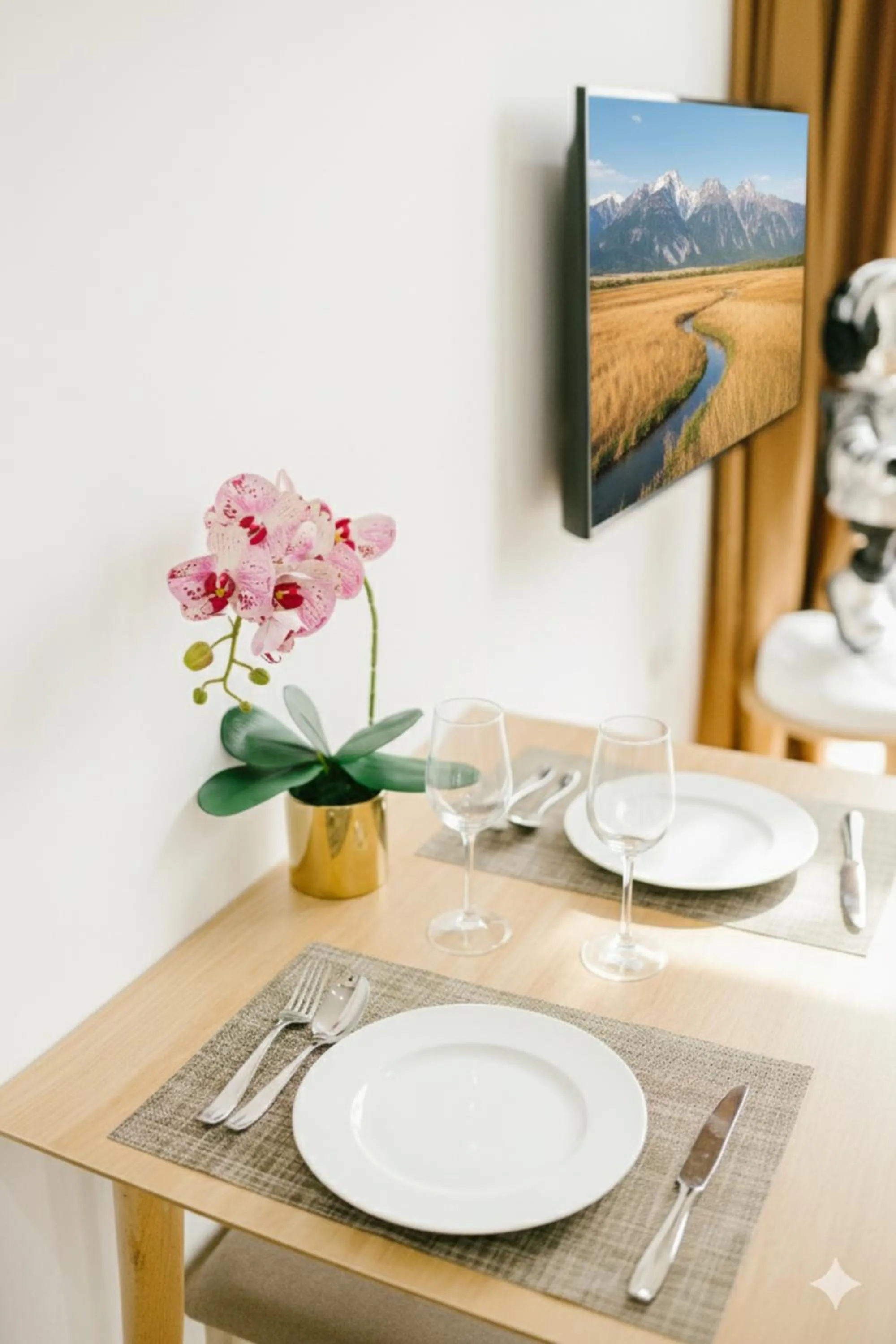 TV and multimedia in Label6 Studio West Lake