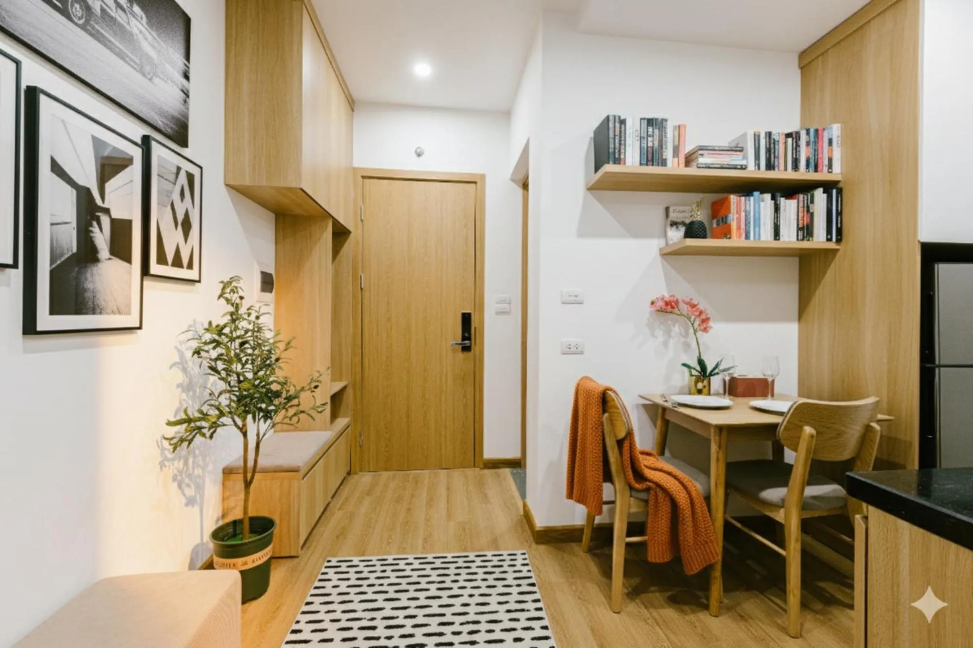 Kitchen or kitchenette in Label6 Studio West Lake