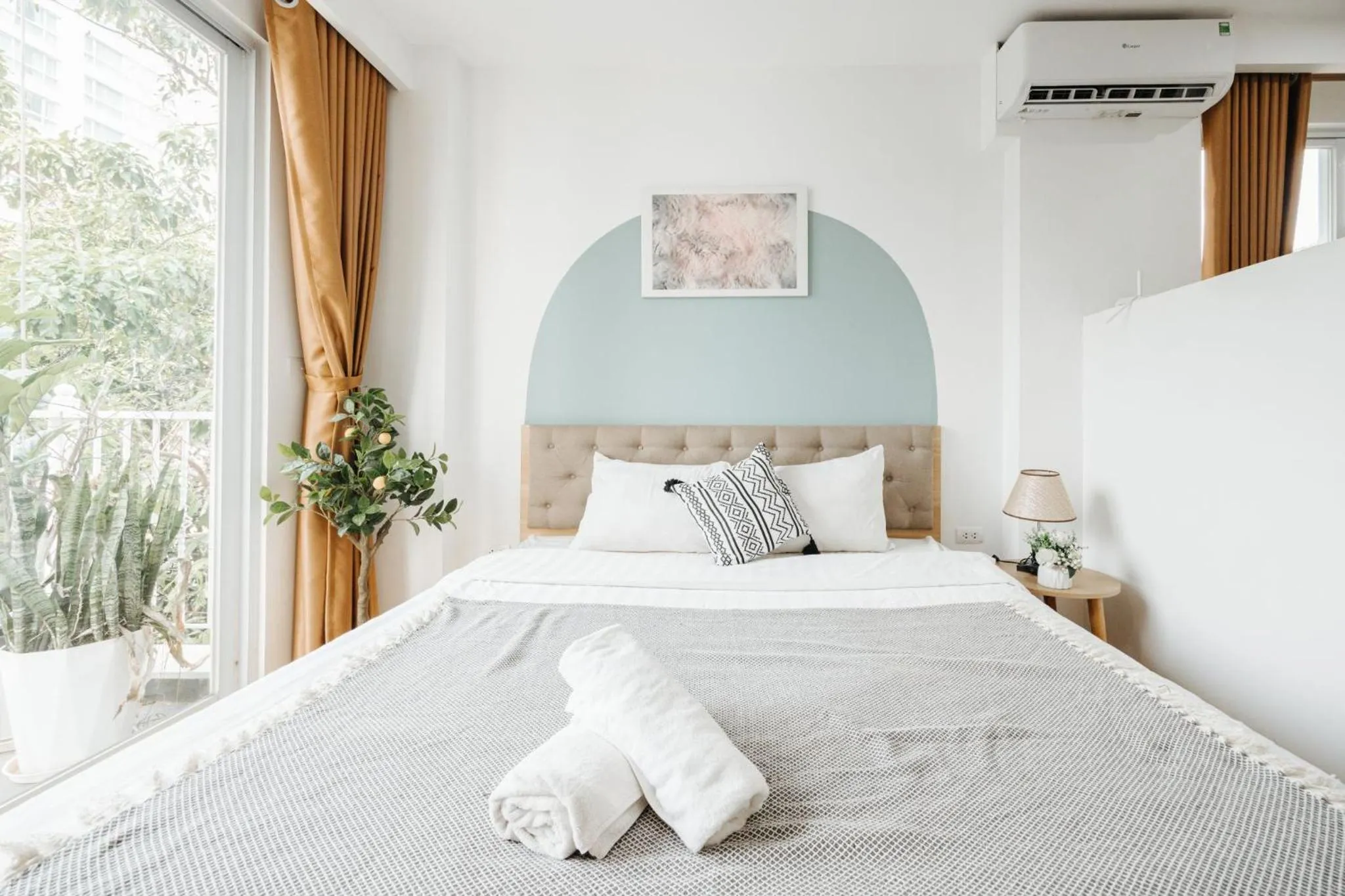 Bed in The Euphoria Sophisticated Style - Stay 24h