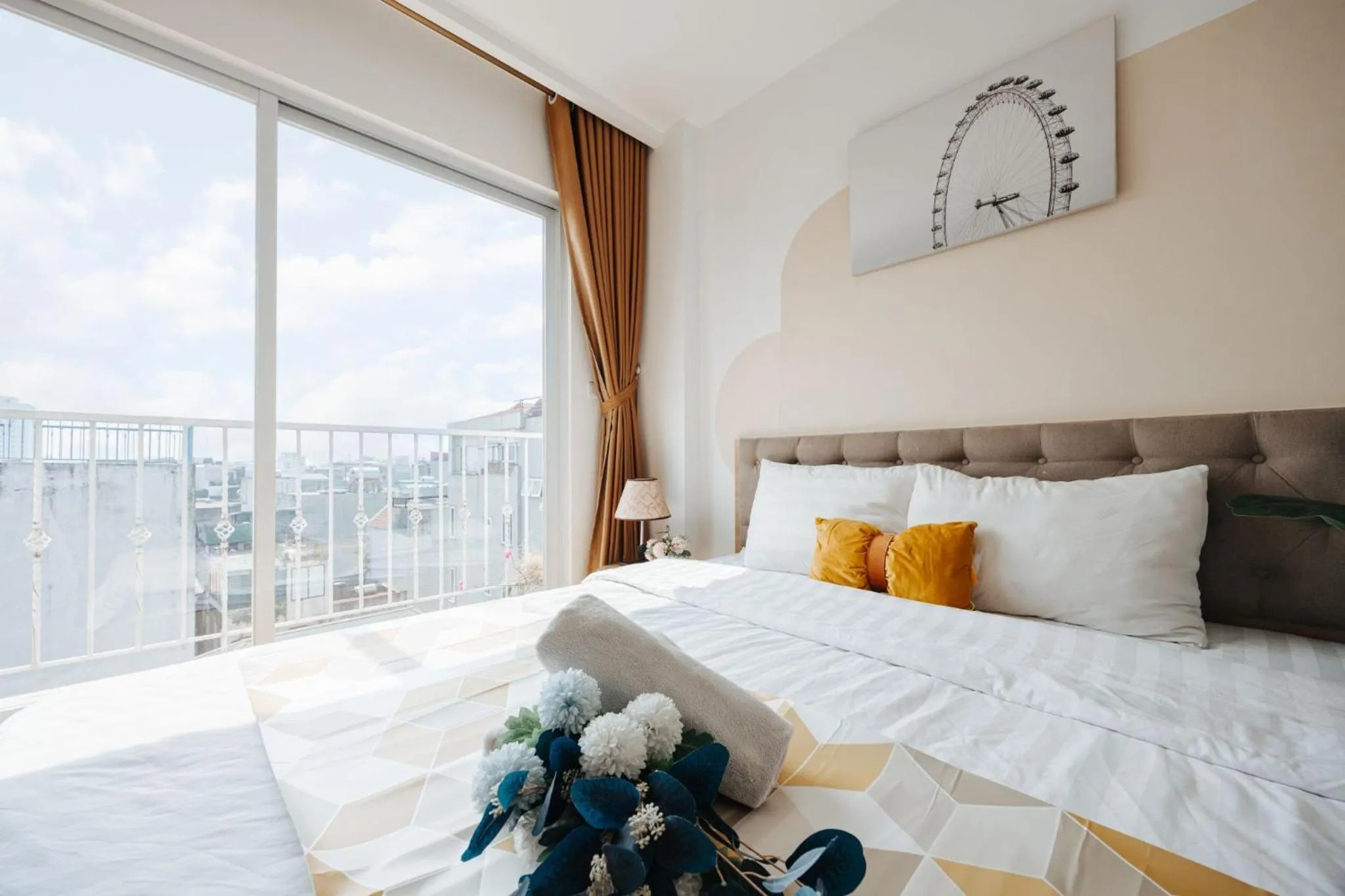 Bed in The Euphoria Sophisticated Style - Stay 24h