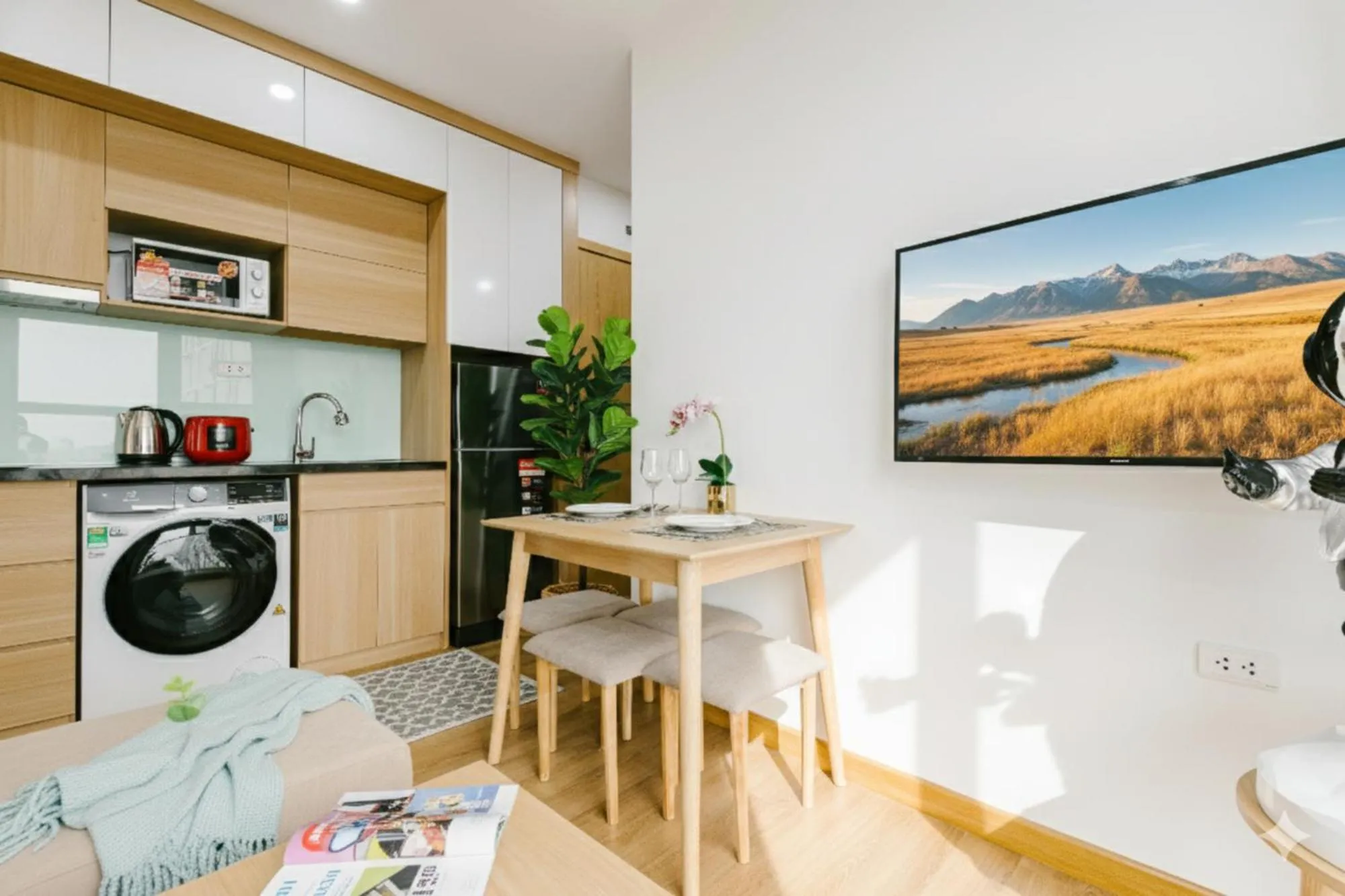 Communal lounge/ TV room in Label6 Studio West Lake