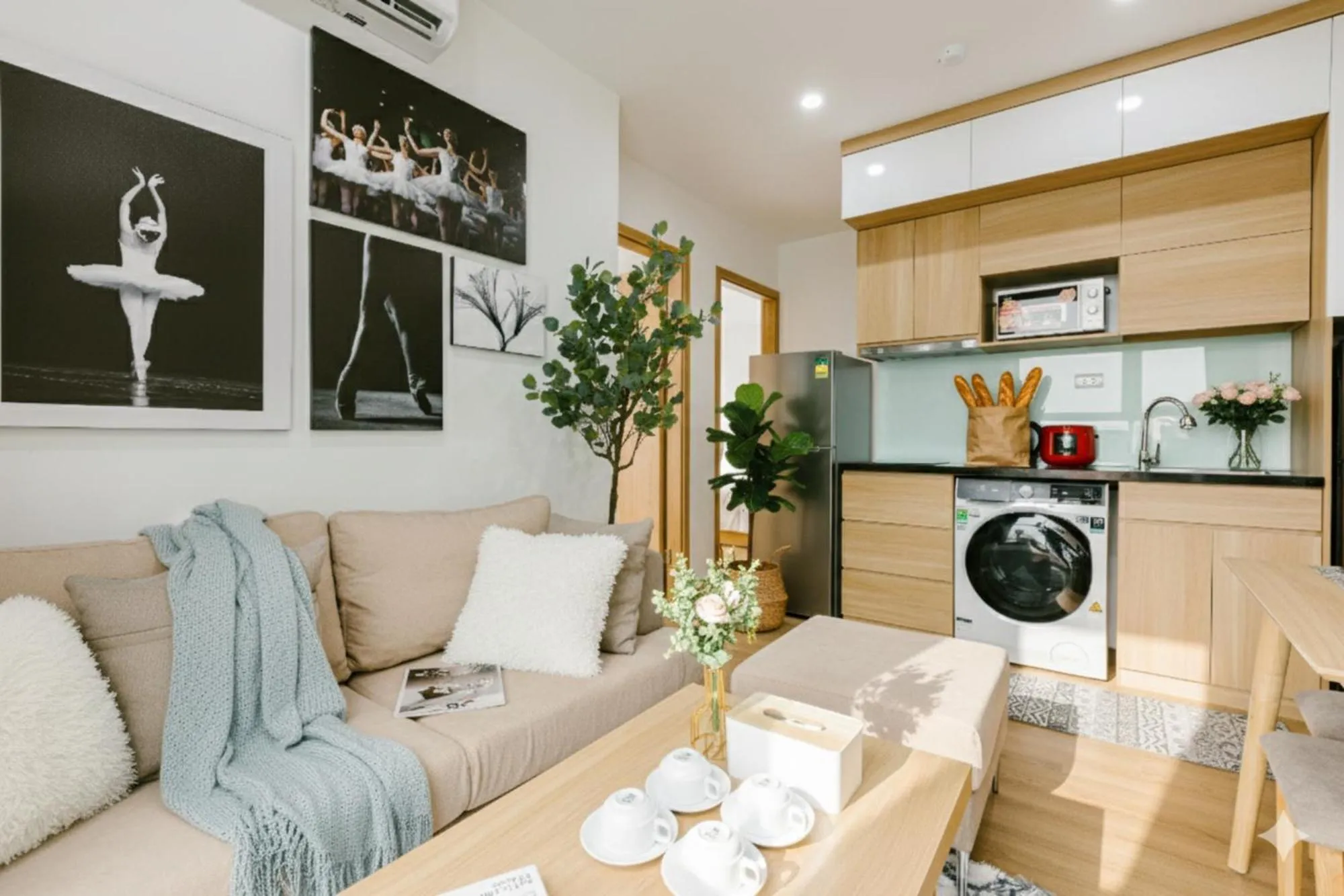 Kitchen or kitchenette in Label6 Studio West Lake