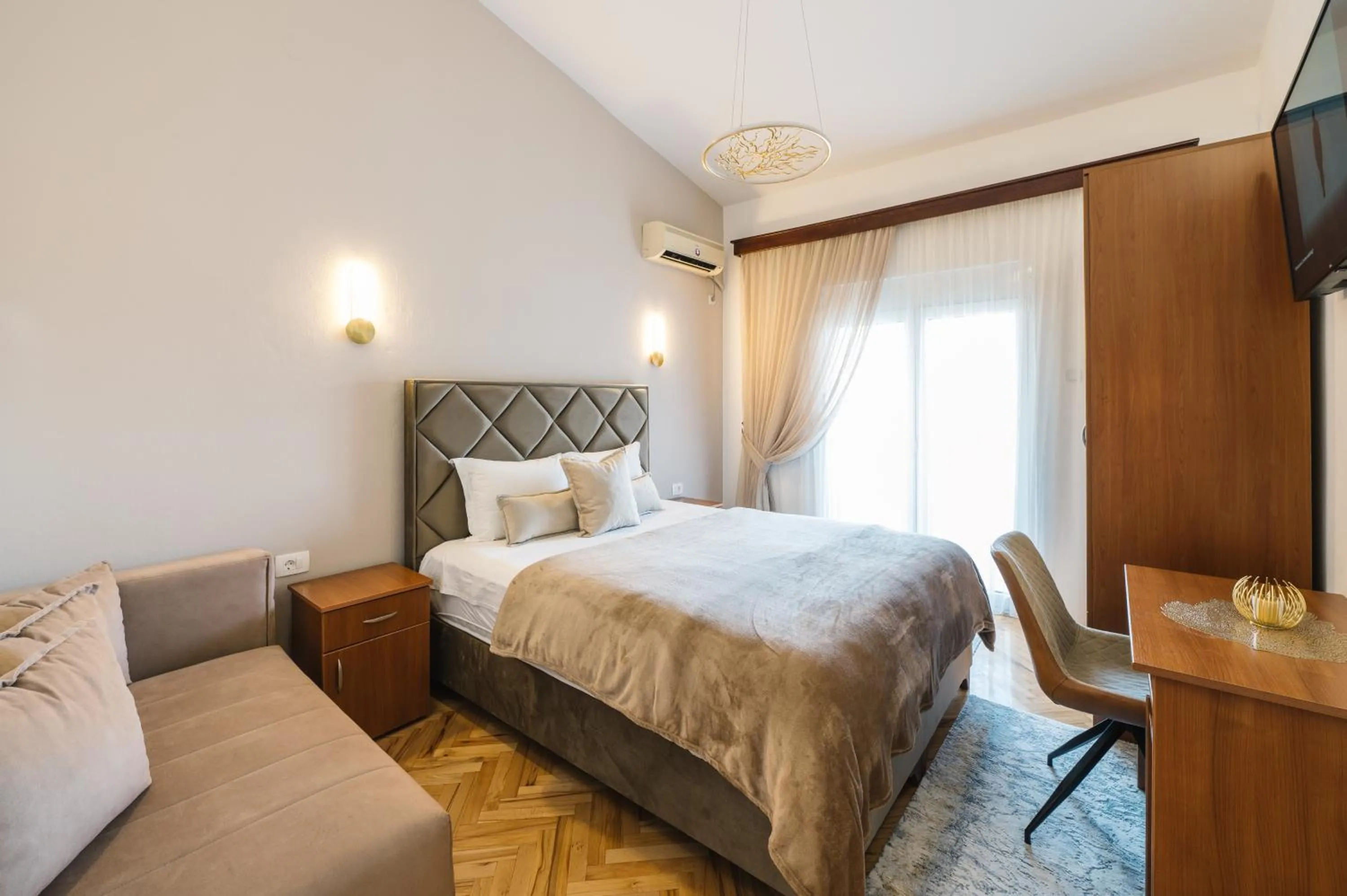 Bedroom, Bed in Villa Oleander