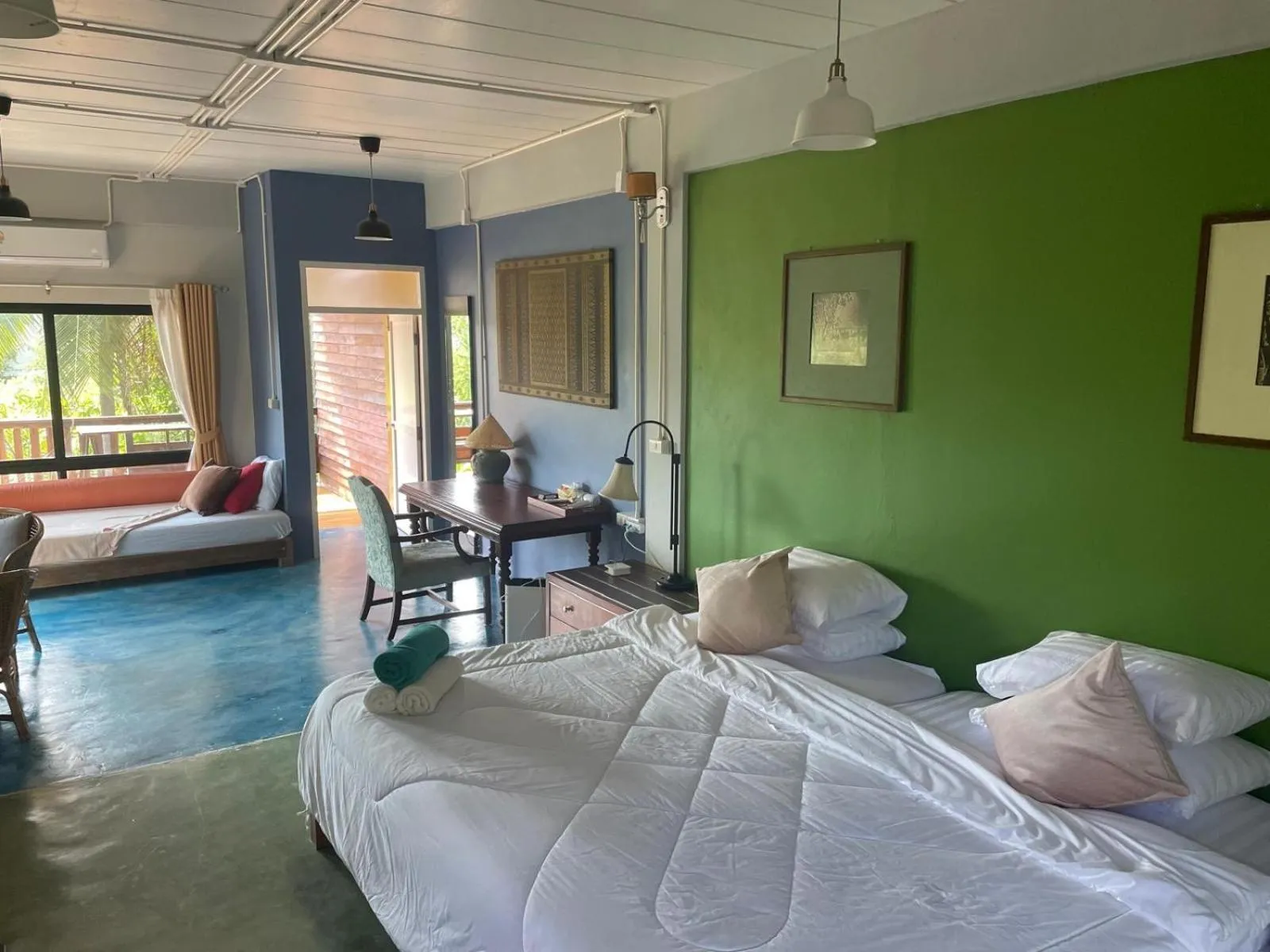 Bed in Golden Mango House