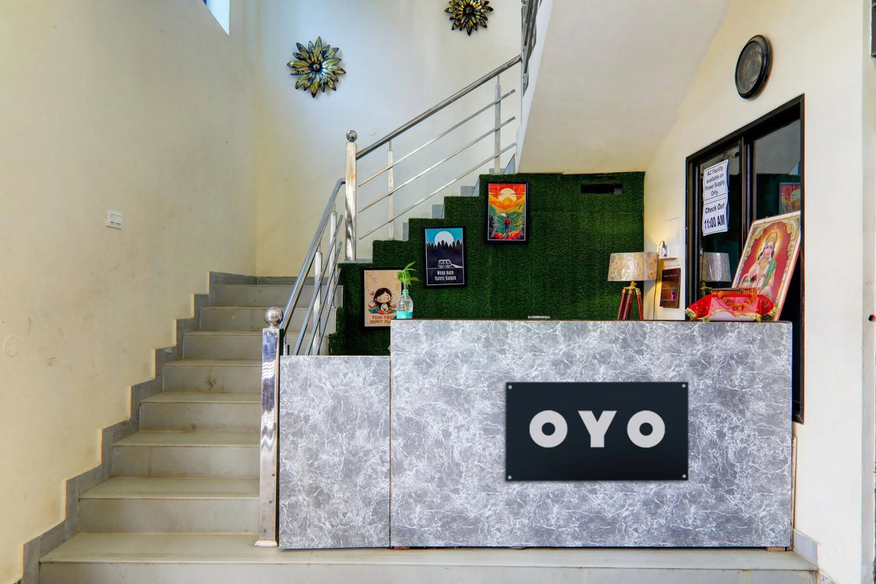 Lobby or reception in Hotel O Ramadhya Palace