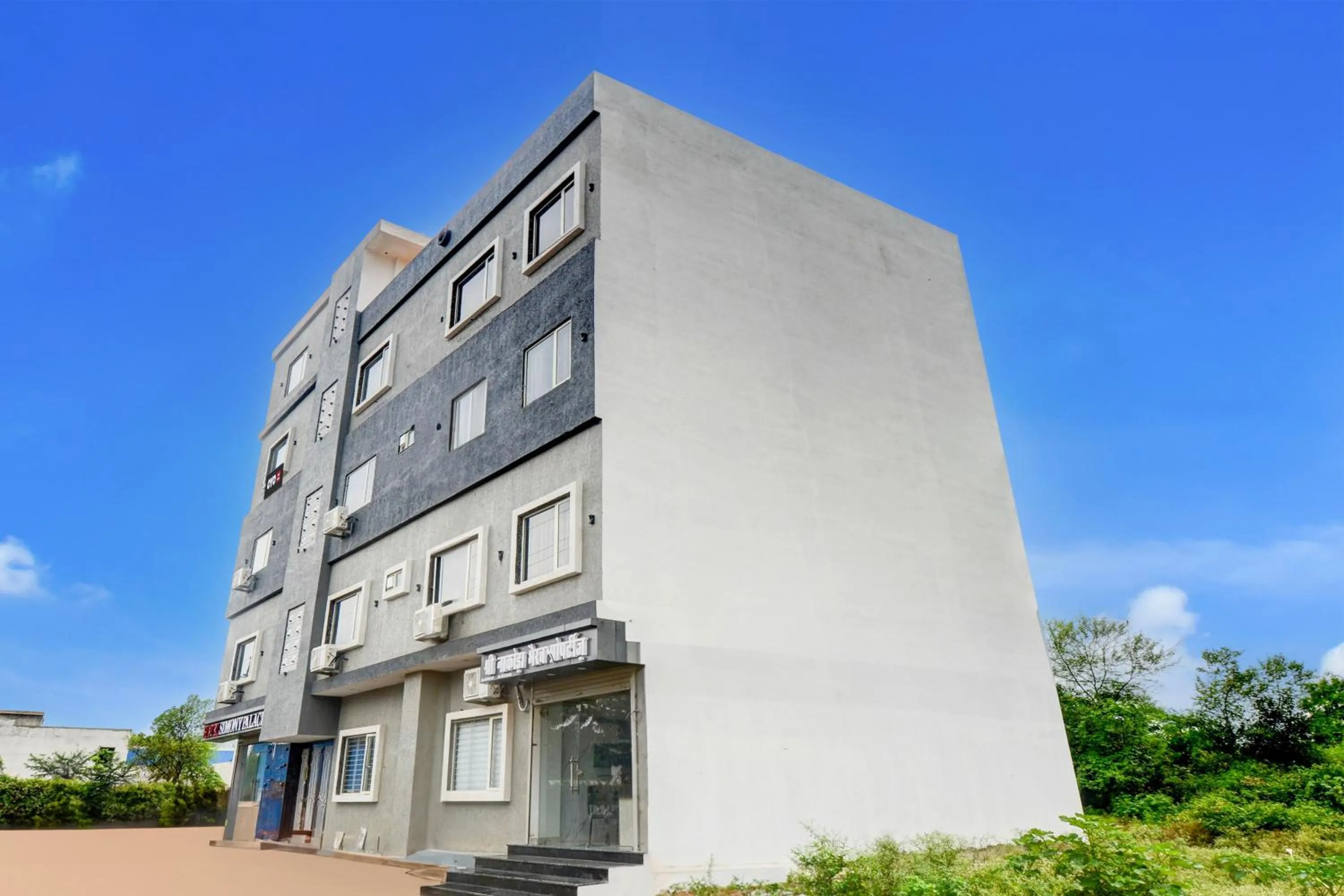 Facade/entrance in Hotel O Simony Palace