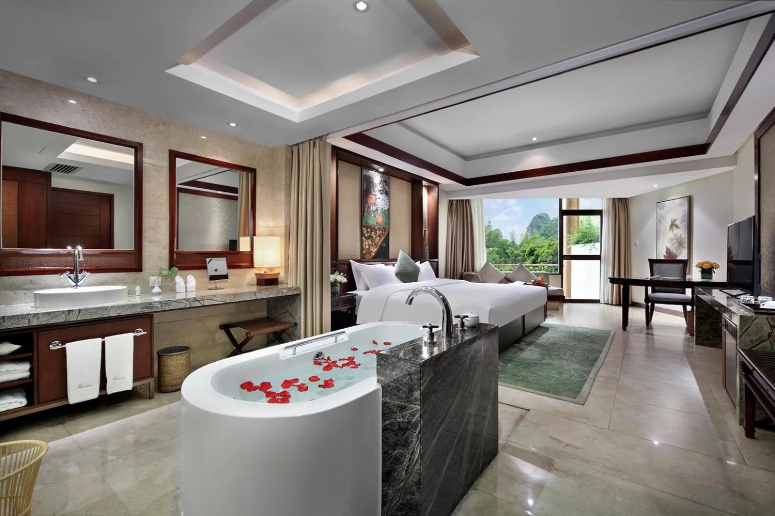 Photo of the whole room in Yangshuo Riverside Resorts Hotel