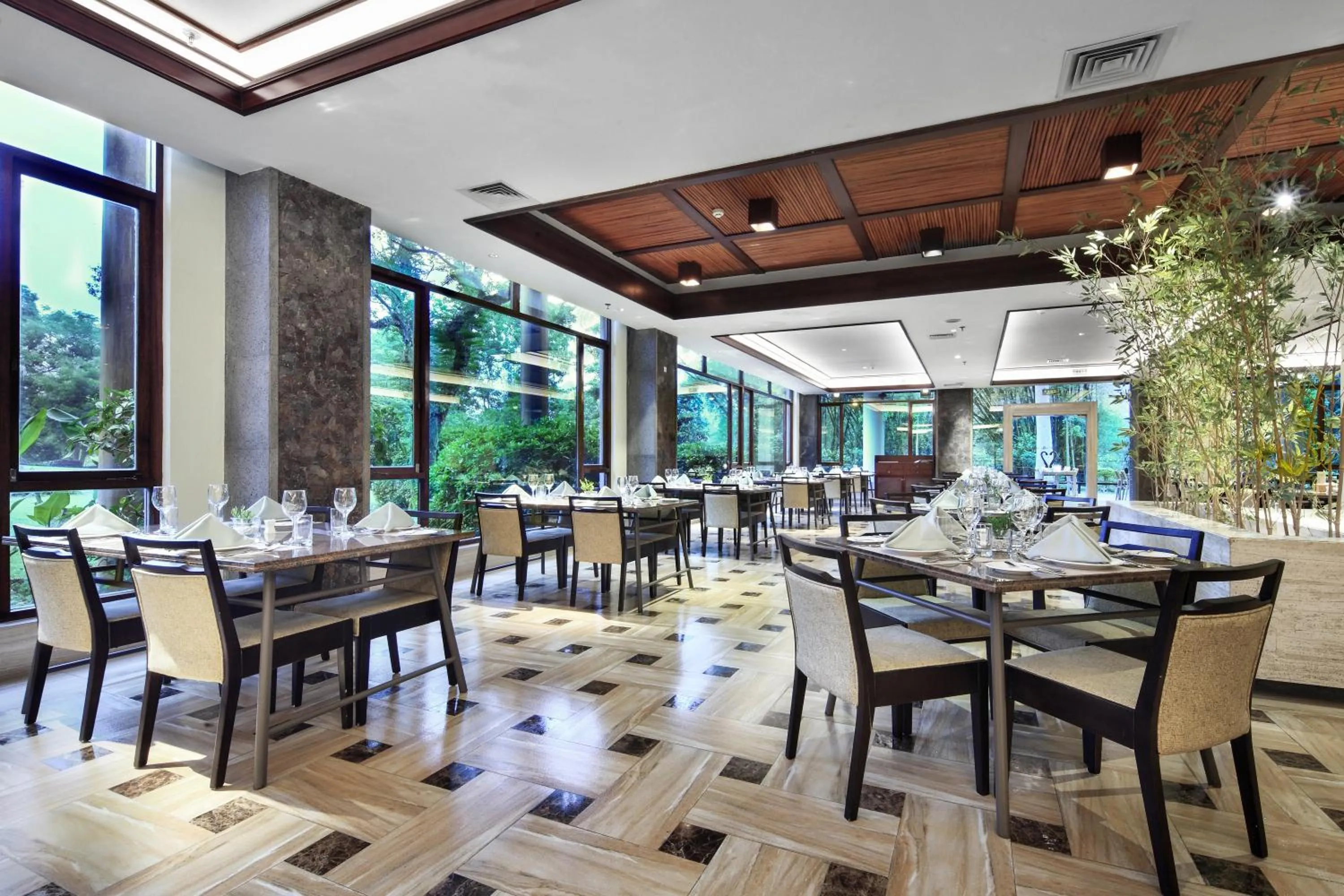 Restaurant/places to eat in Yangshuo Riverside Resorts Hotel