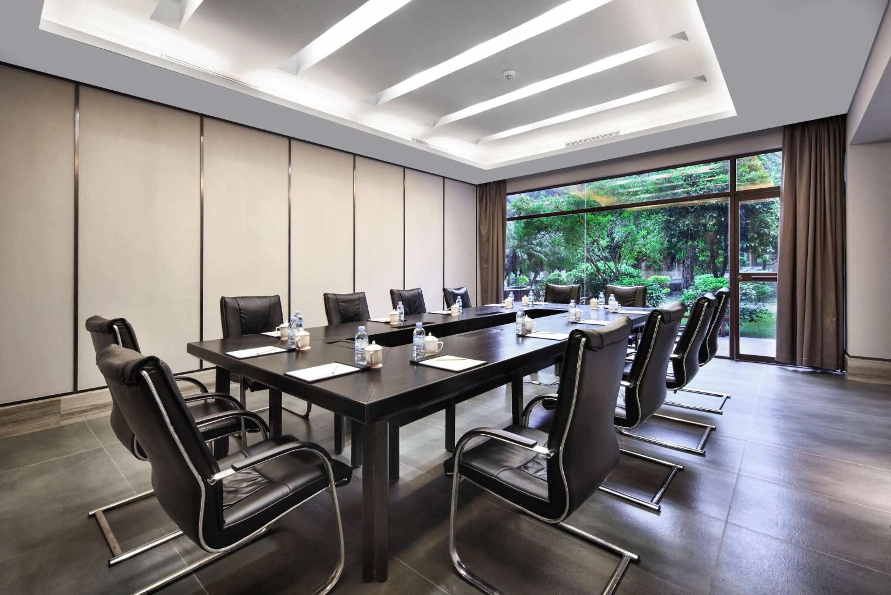 Meeting/conference room in Yangshuo Riverside Resorts Hotel