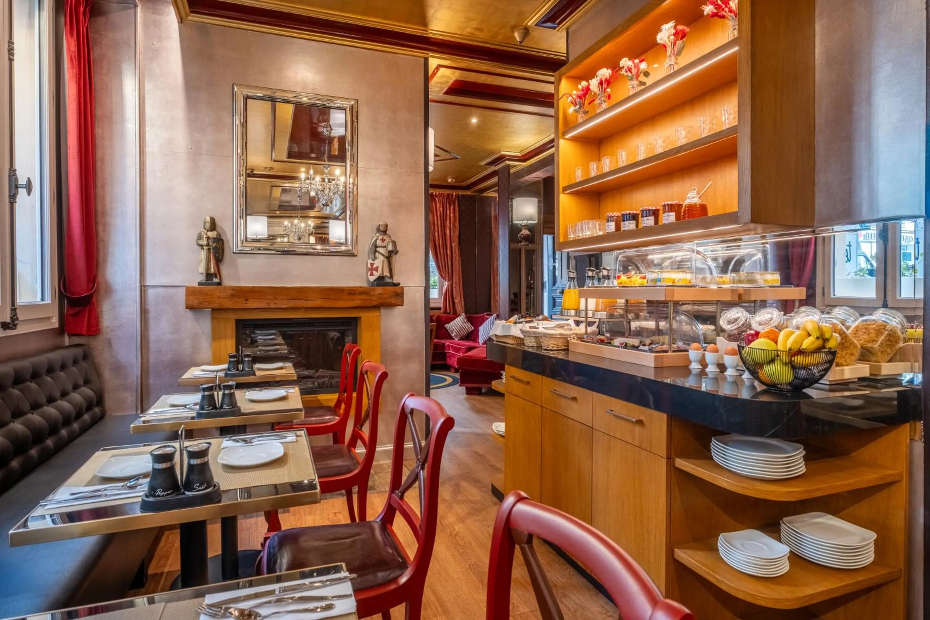 Breakfast in Hotel du College de France