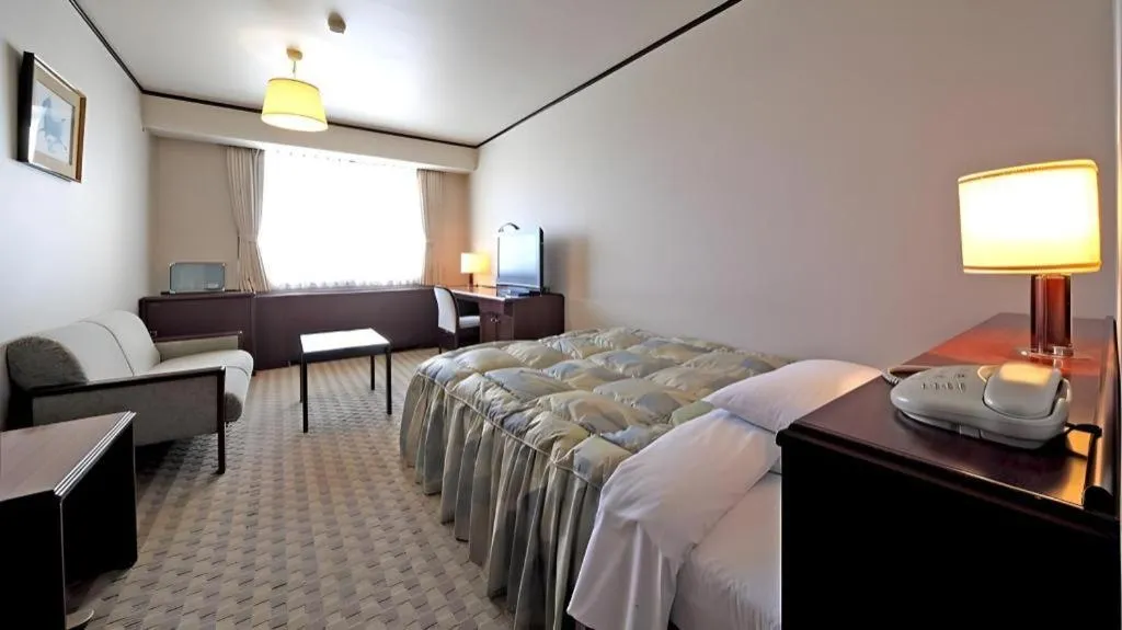 Bed in Gifu Grand Hotel