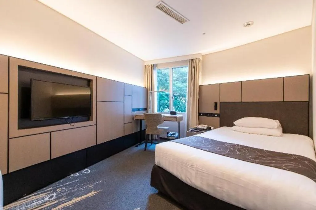 Bed in Akasaka Excel Hotel Tokyu