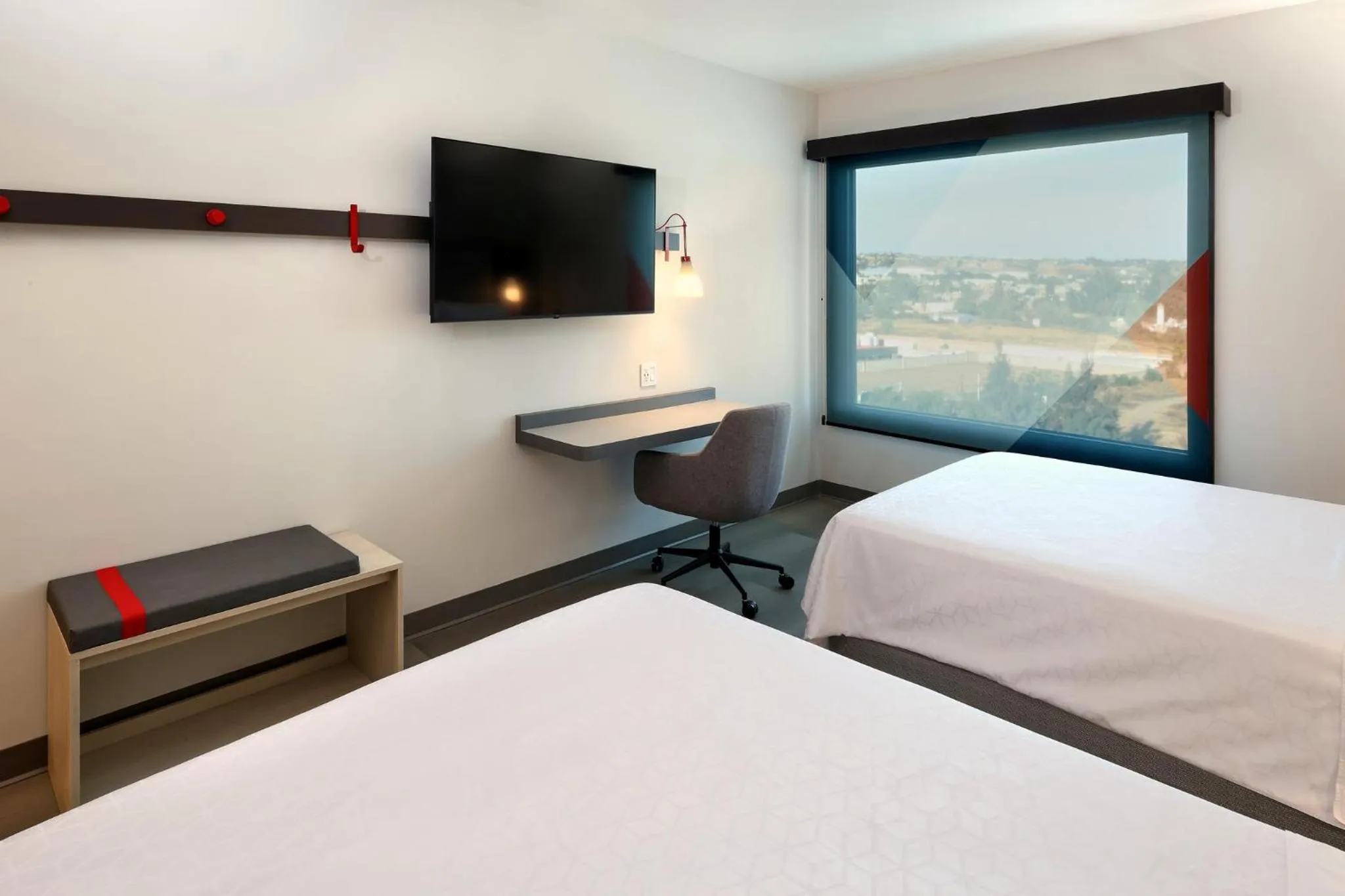 Photo of the whole room, Bed in avid hotel Guadalajara Aeropuerto Norte