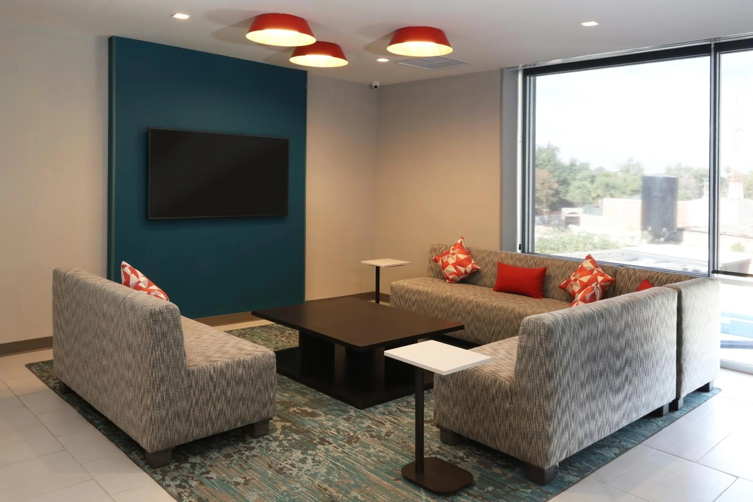 Communal lounge/ TV room in avid hotel Guadalajara Aeropuerto Norte