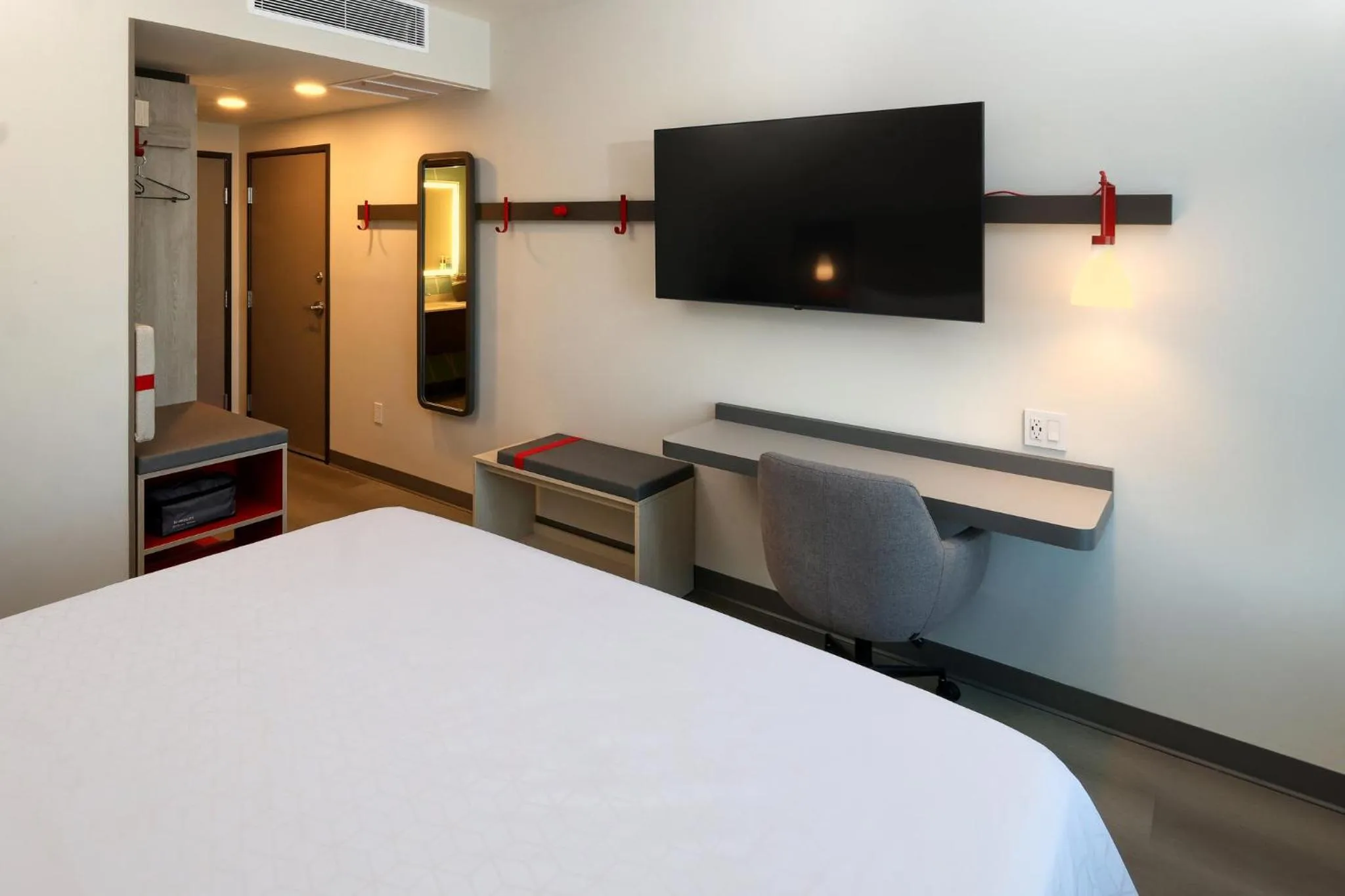 Photo of the whole room, Bed in avid hotel Guadalajara Aeropuerto Norte