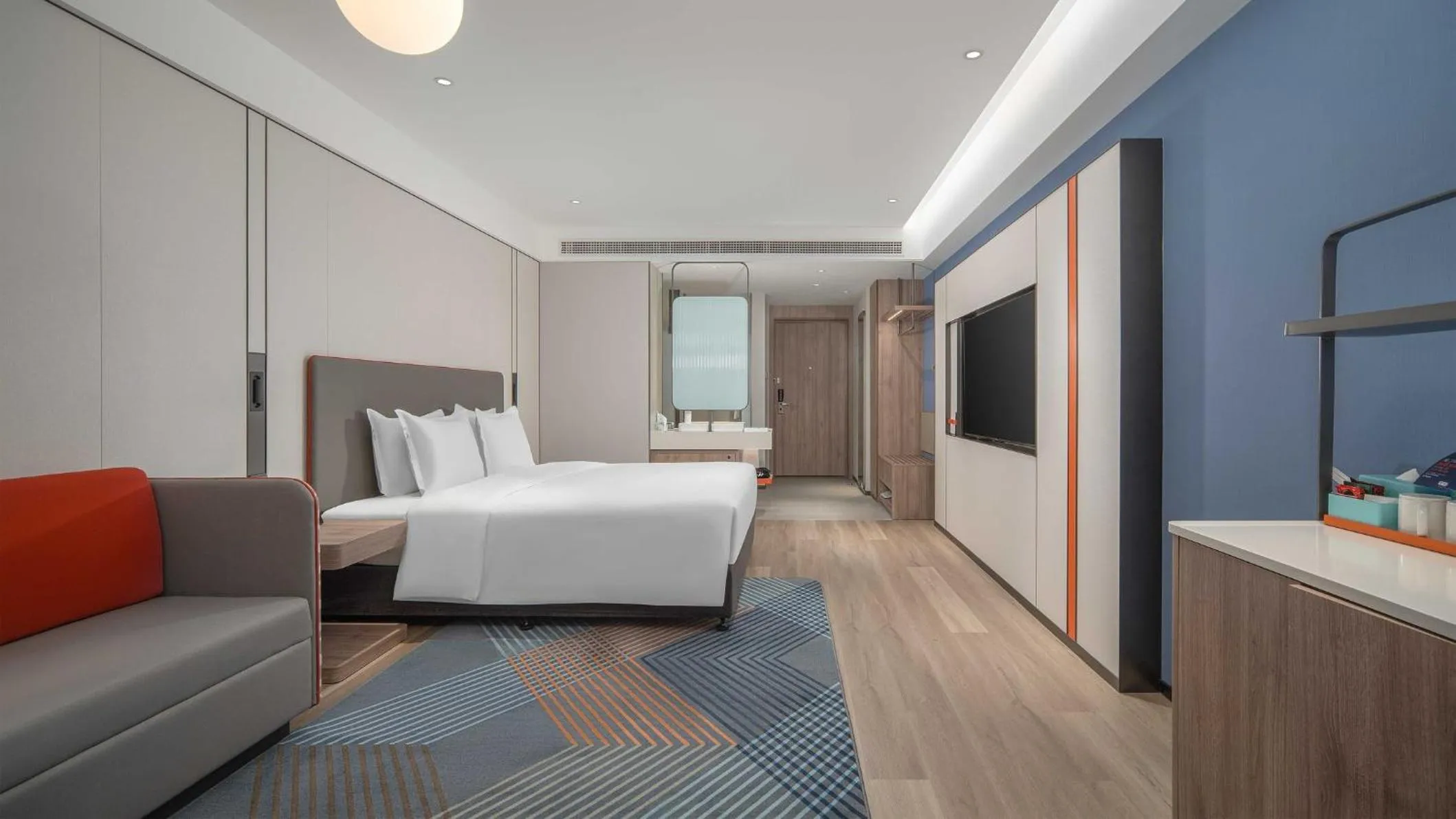 Photo of the whole room, Bed in Holiday Inn Express Xi'an Fengdong by IHG
