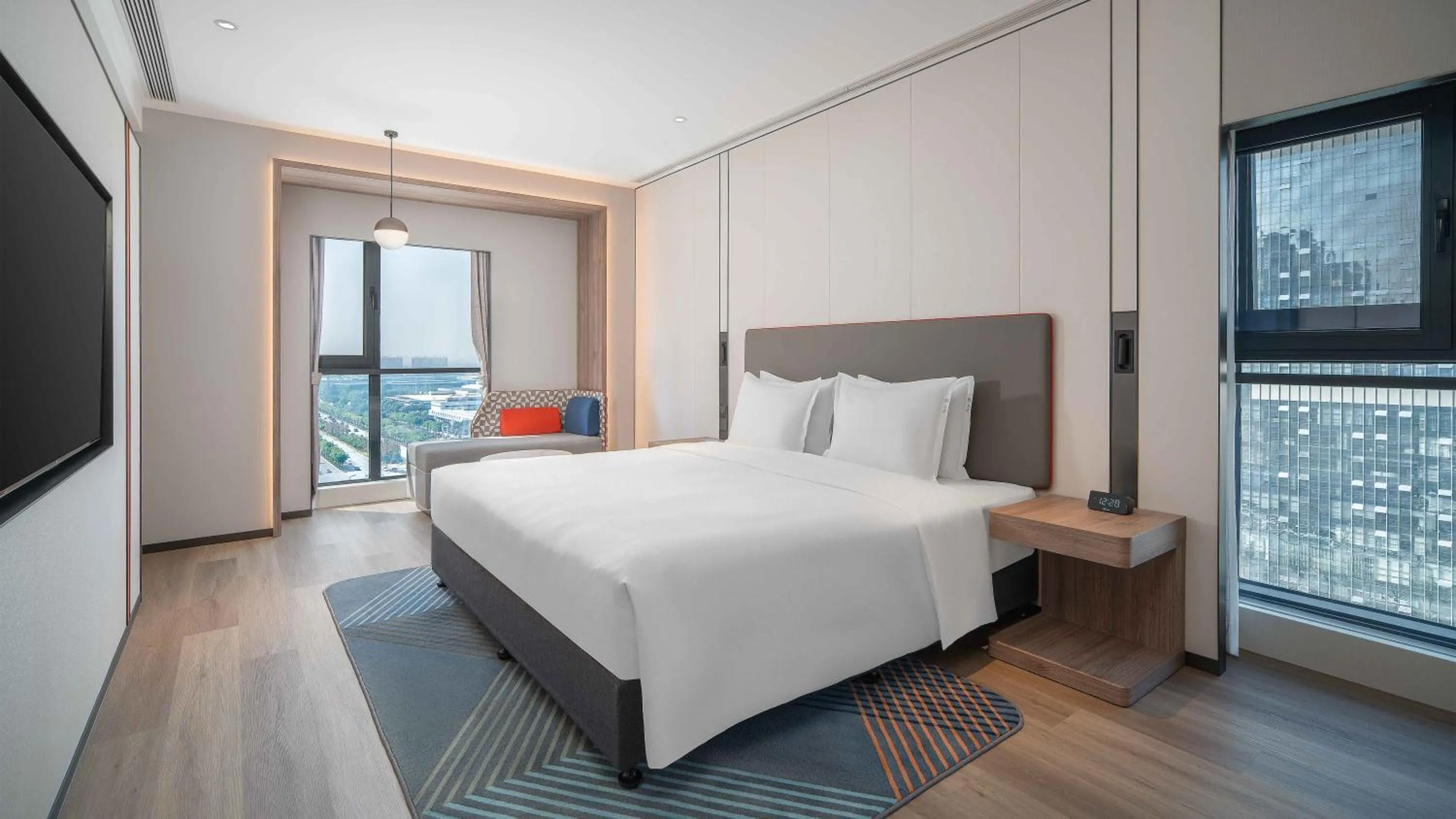 Bed in Holiday Inn Express Xi'an Fengdong by IHG