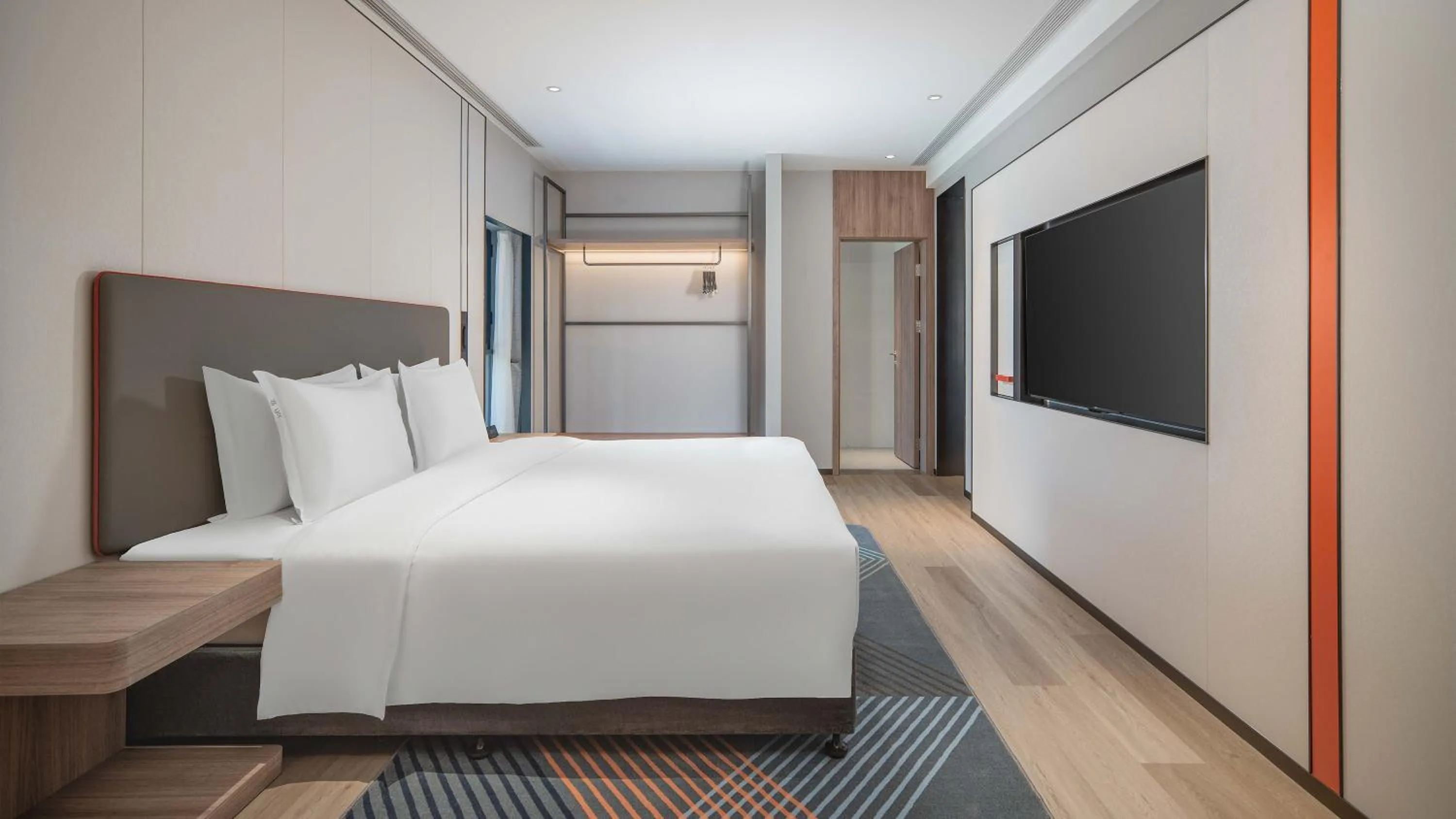 Bed in Holiday Inn Express Xi'an Fengdong by IHG