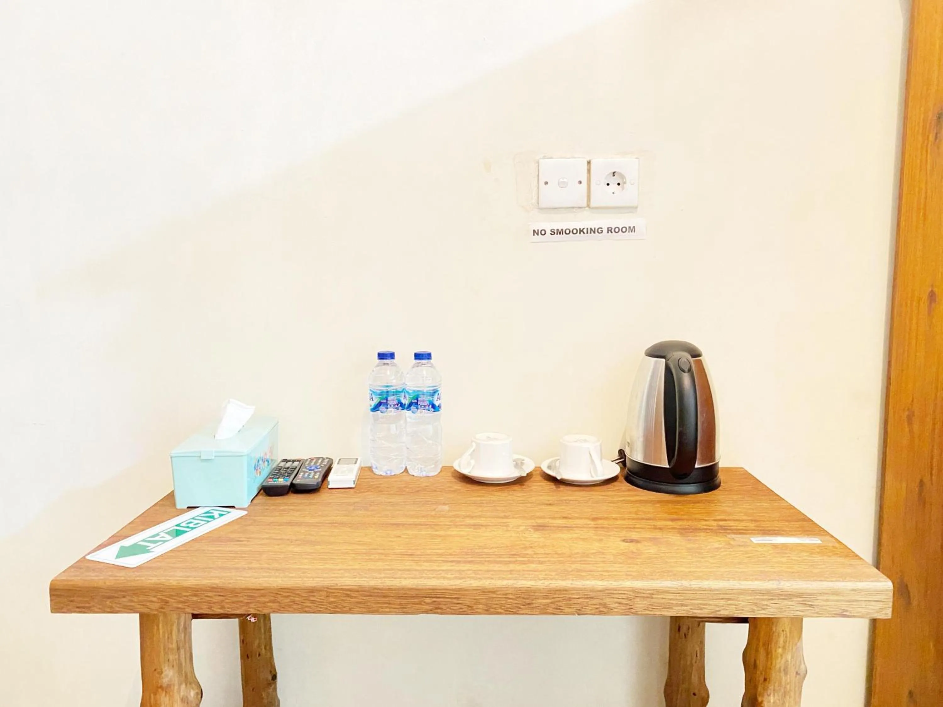 Coffee/tea facilities in Bujai Mentawai Griya Hotel