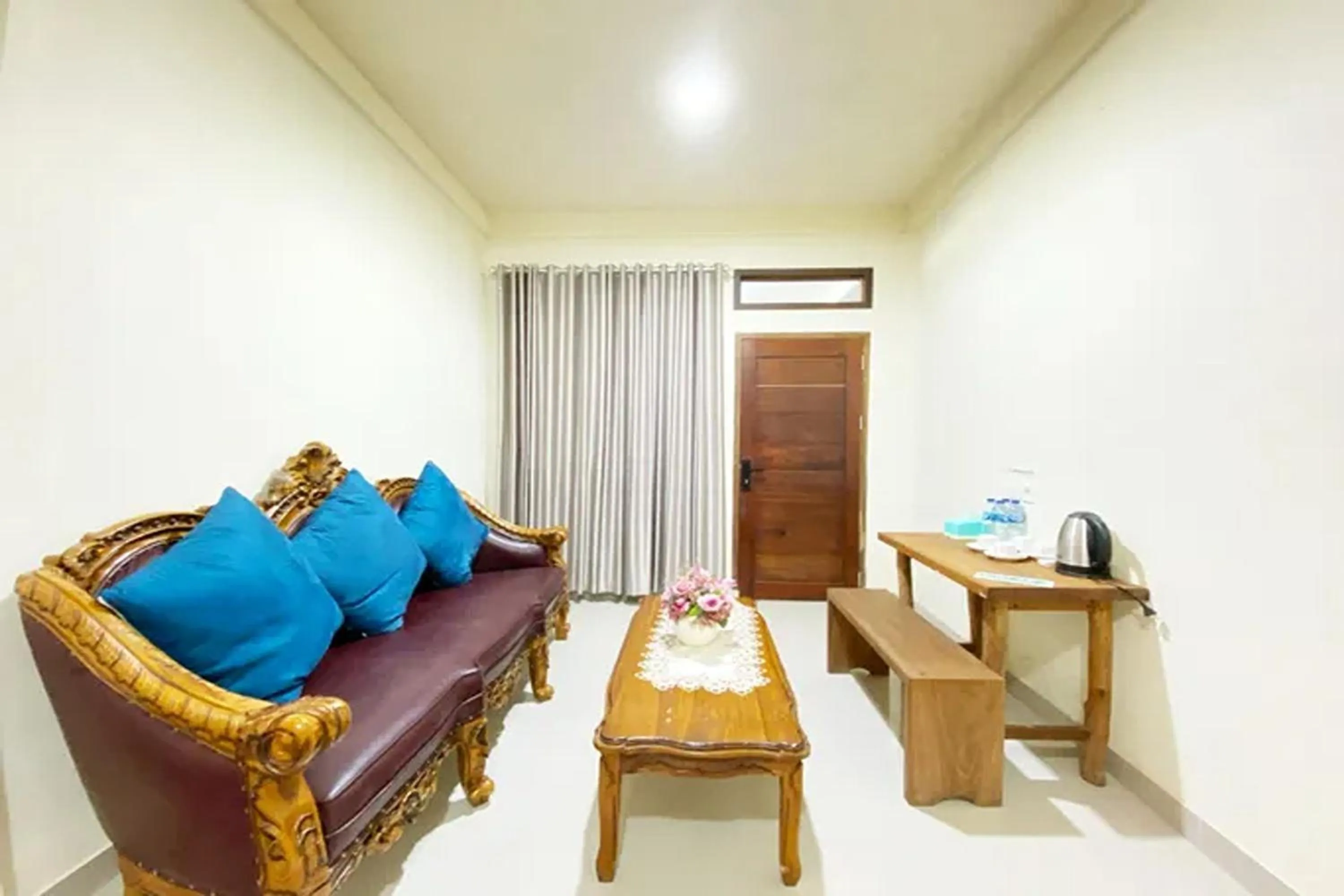 Seating area, Bed in Bujai Mentawai Griya Hotel