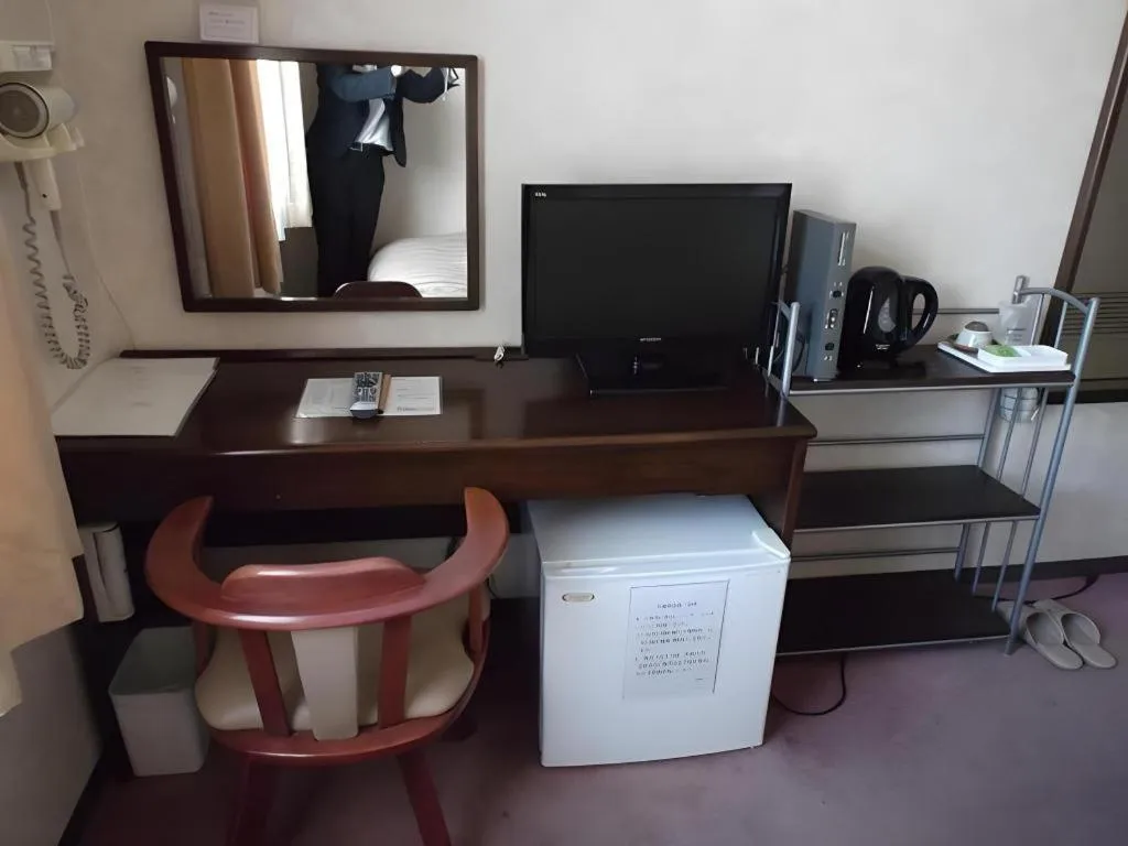 Business Green Hotel Hino