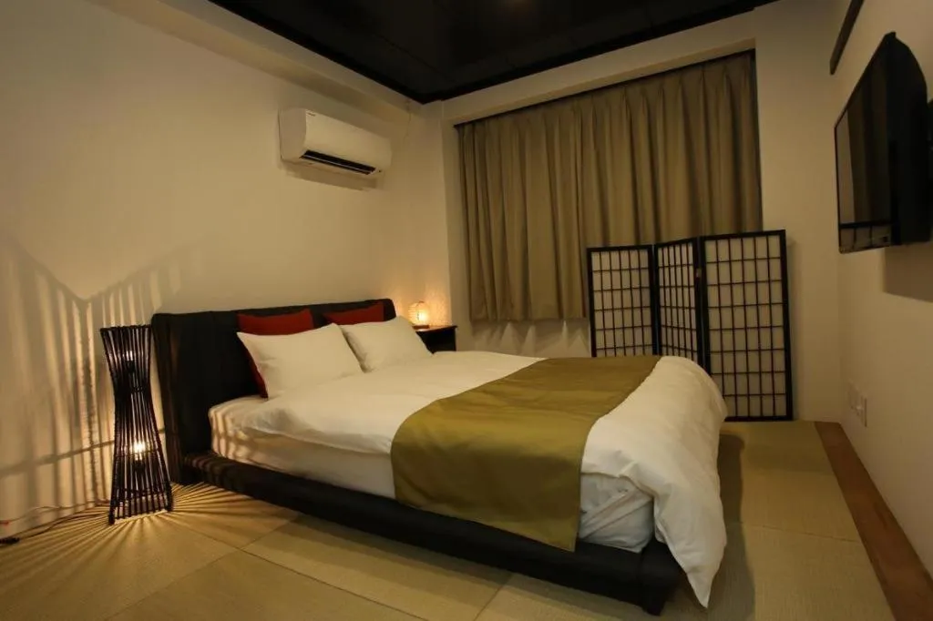 Bed in Rozy Hotel Namba