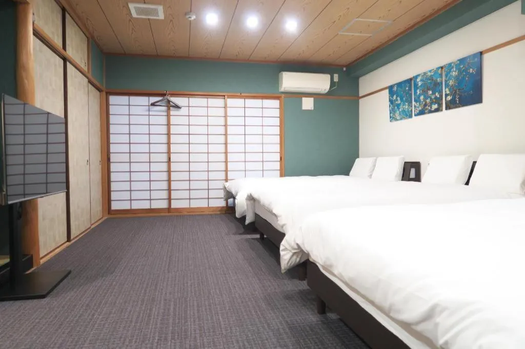 Bed in Rozy Hotel Namba