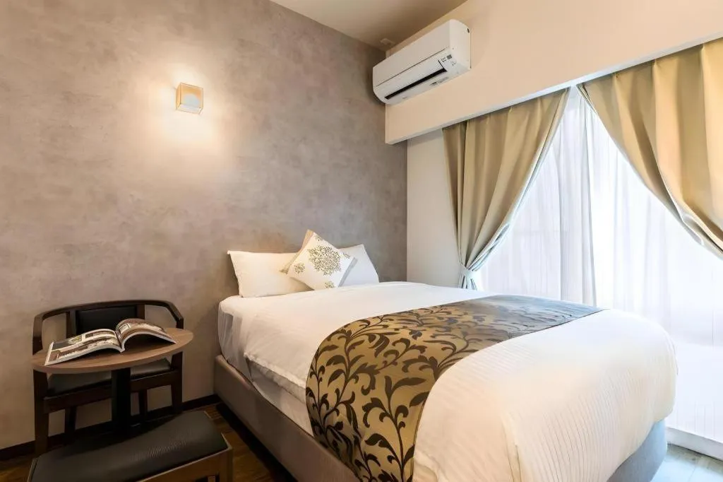 Bed in Mr.KINJO in NAHA