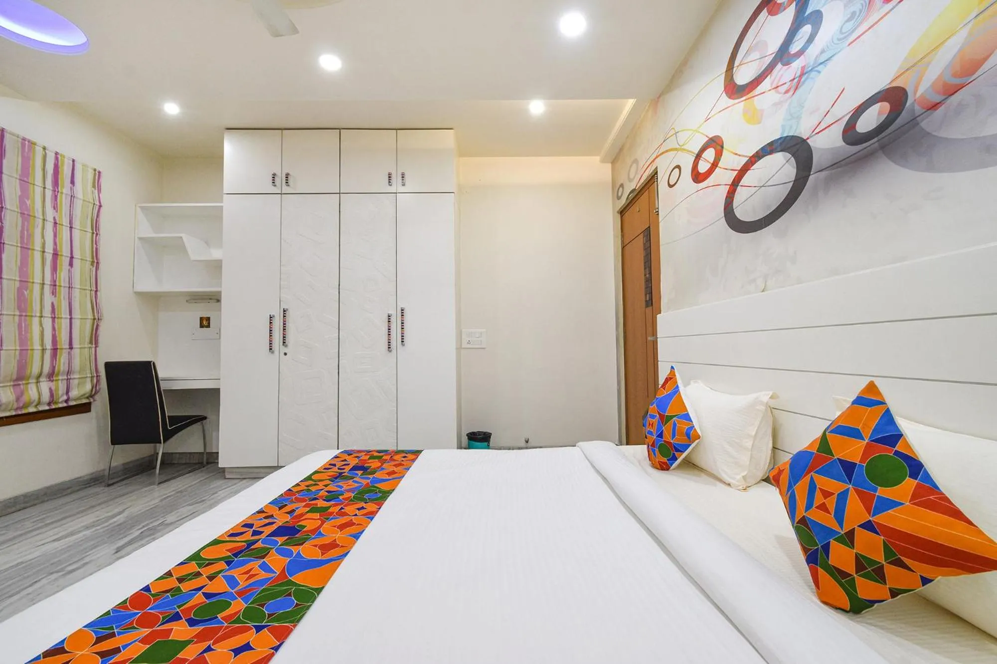 Bed in FabHotel De Alphabet II - Nr Ameerpet Metro Station