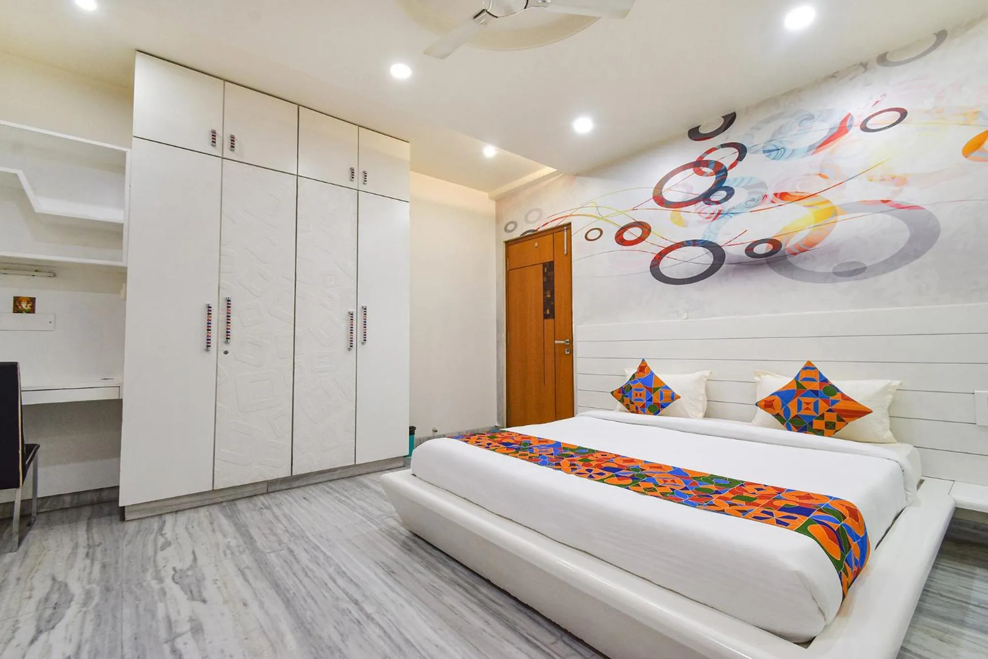 Bed in FabHotel De Alphabet II - Nr Ameerpet Metro Station