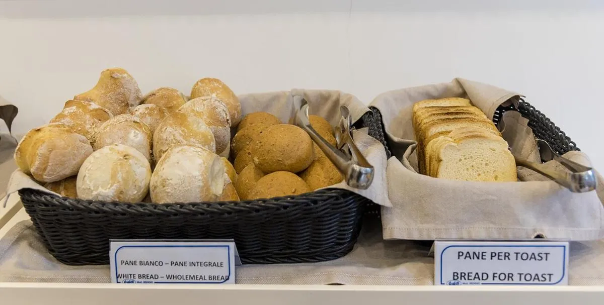 Food in Sisters Hotel