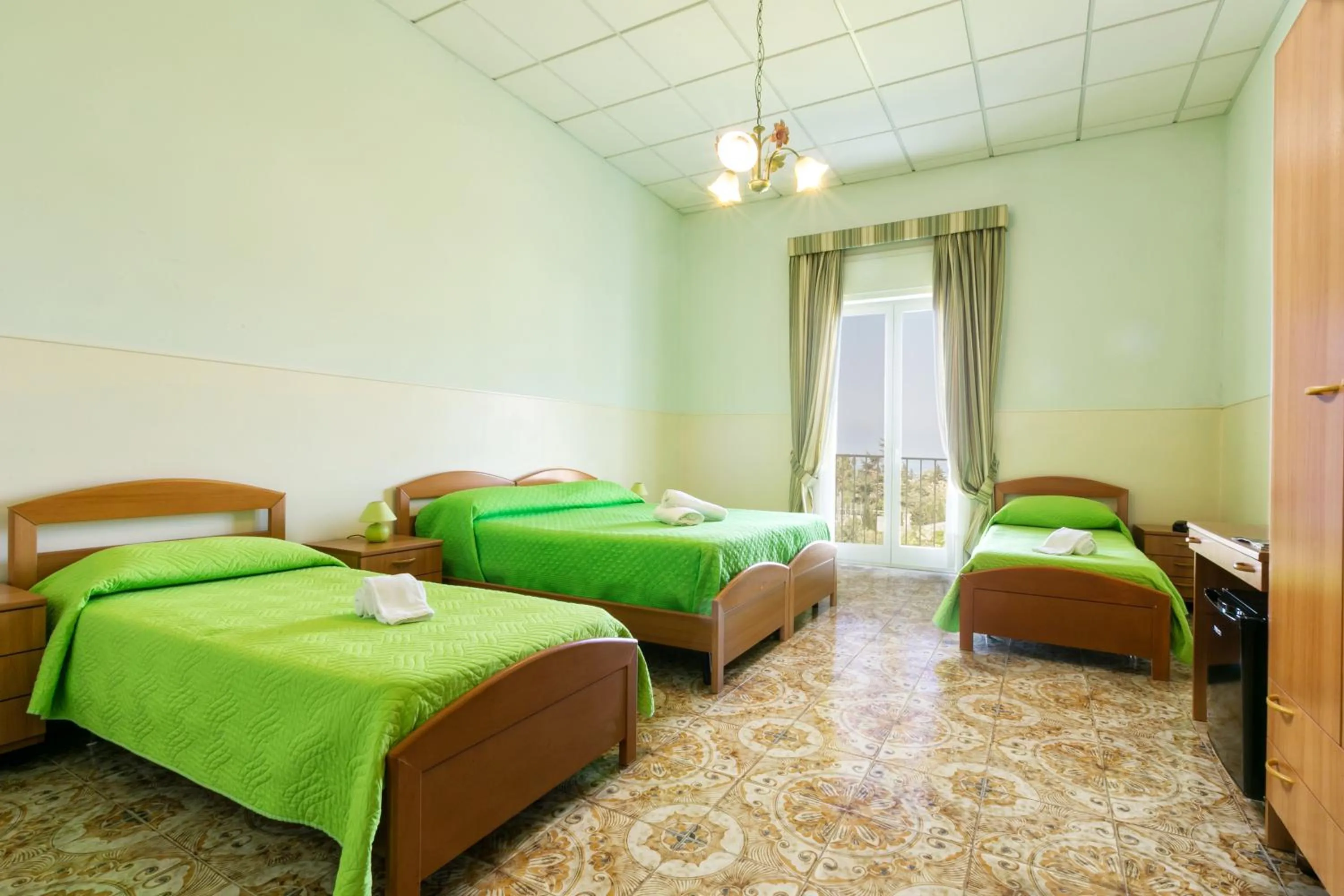 Photo of the whole room, Bed in Sisters Hotel