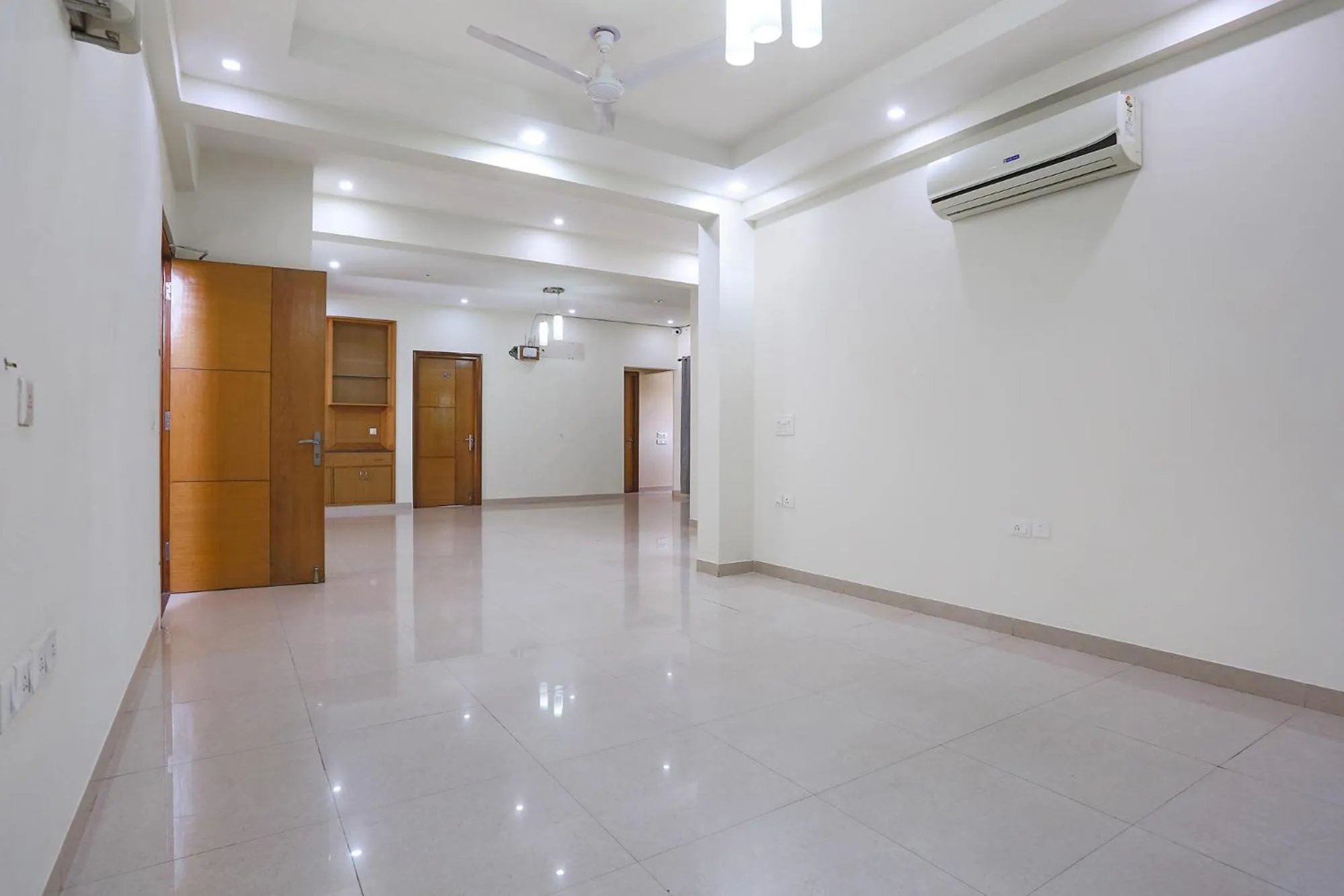 Lobby or reception in FabHotel New Journey Hospitality Near MG Road & Sikanderpur Metro