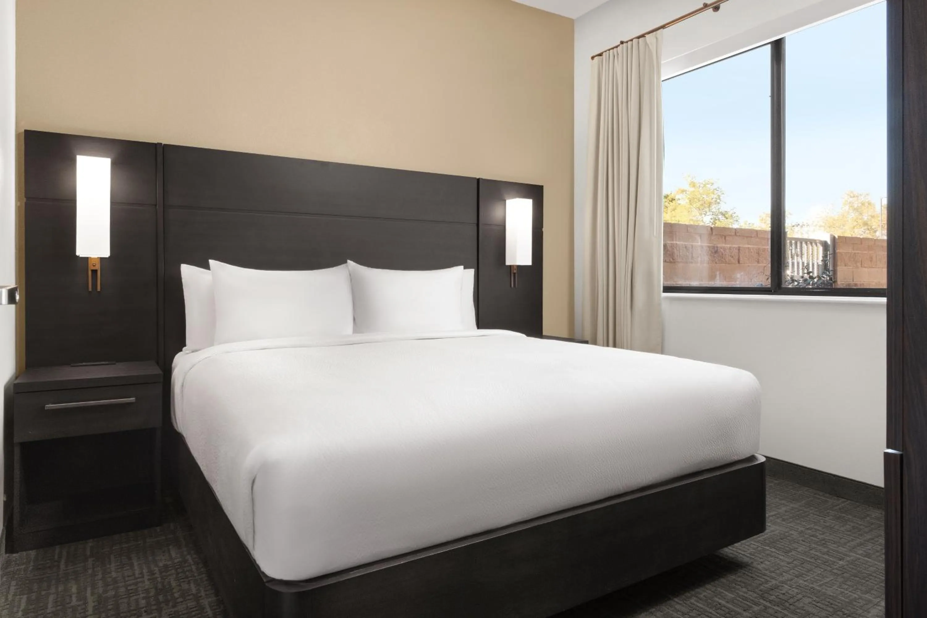 Bed in Residence Inn Yuma by Marriott