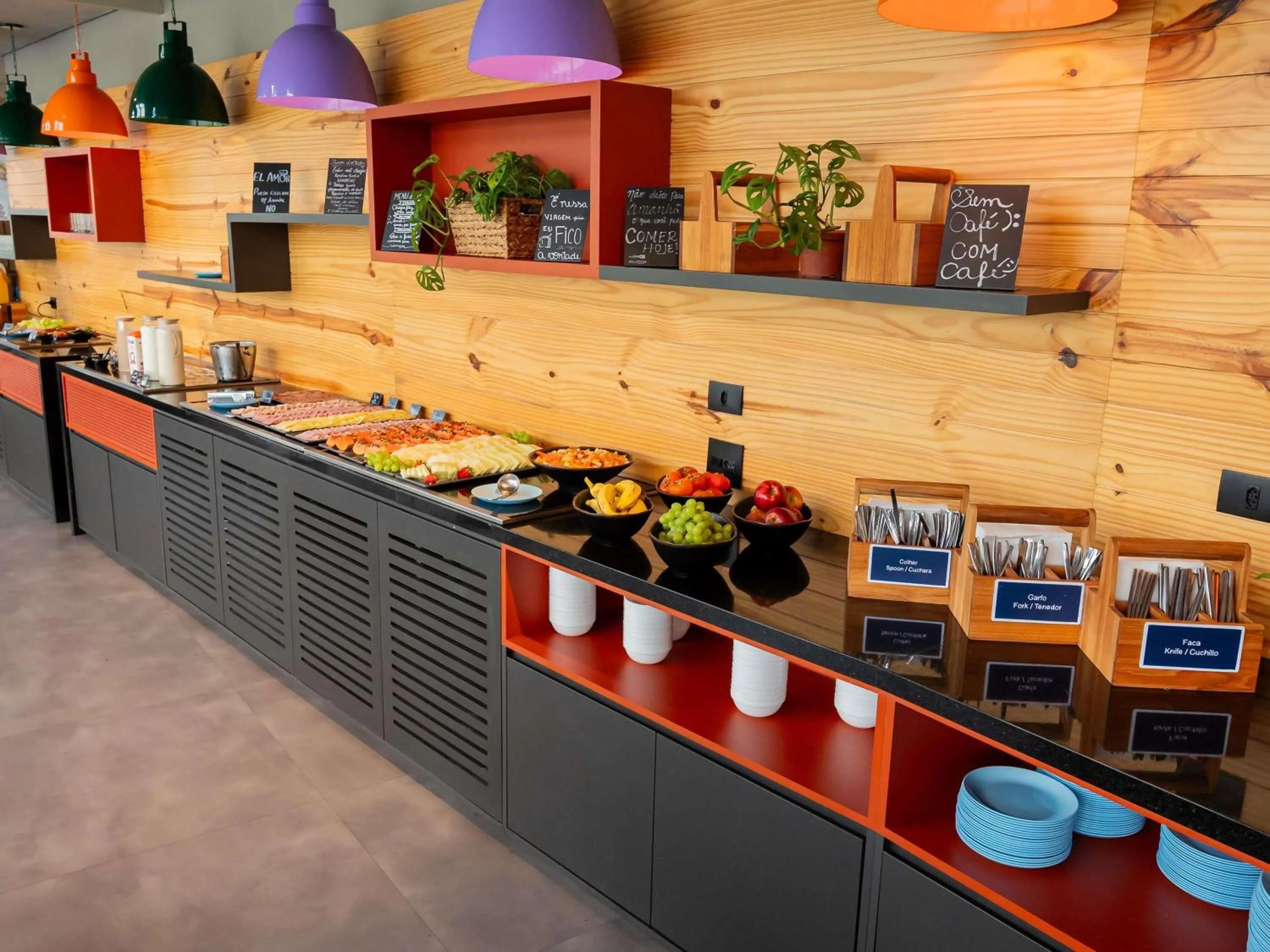 Restaurant/places to eat in Ibis Budget Guarulhos Aeroporto