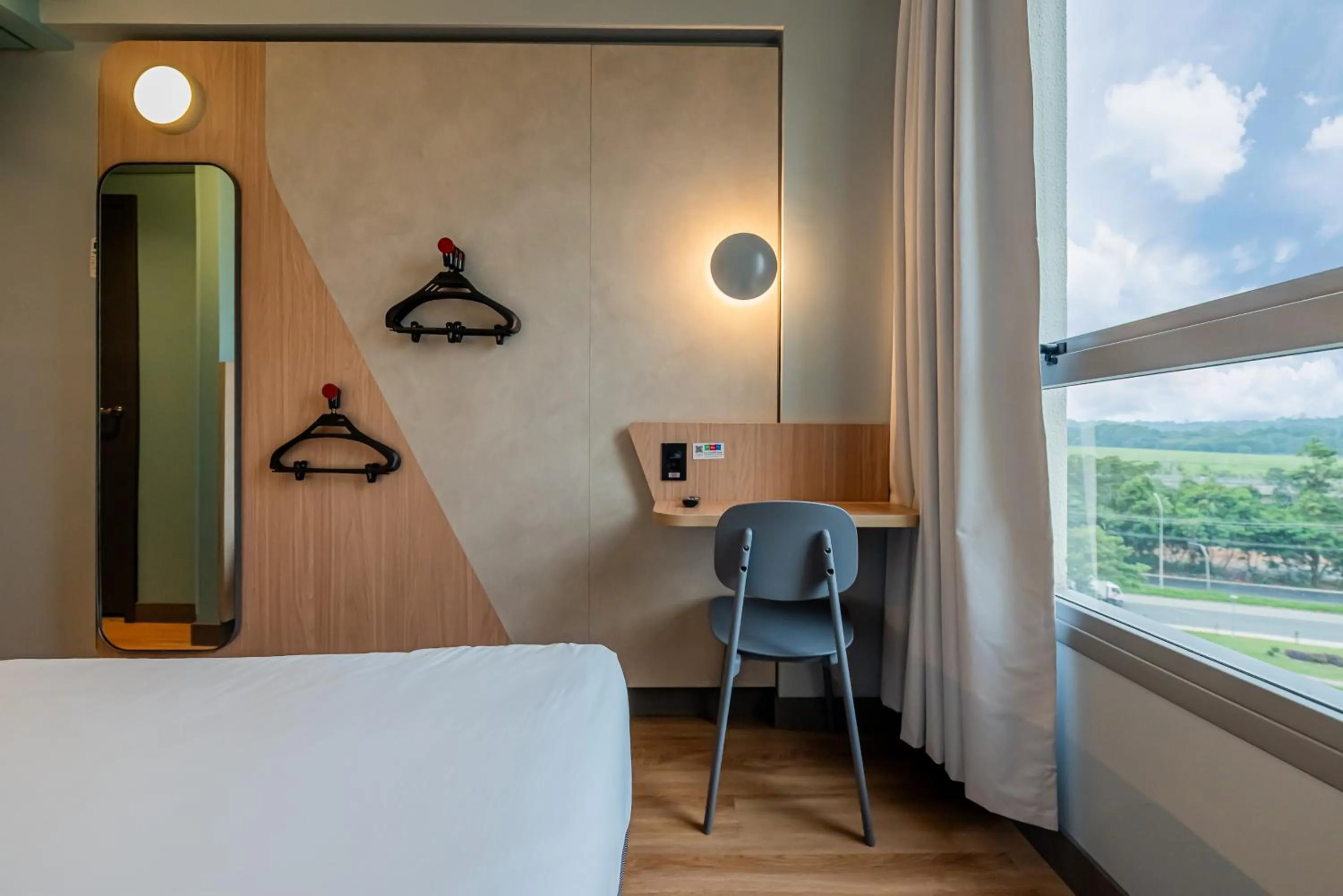 Bedroom, Bed in Ibis Budget Guarulhos Aeroporto