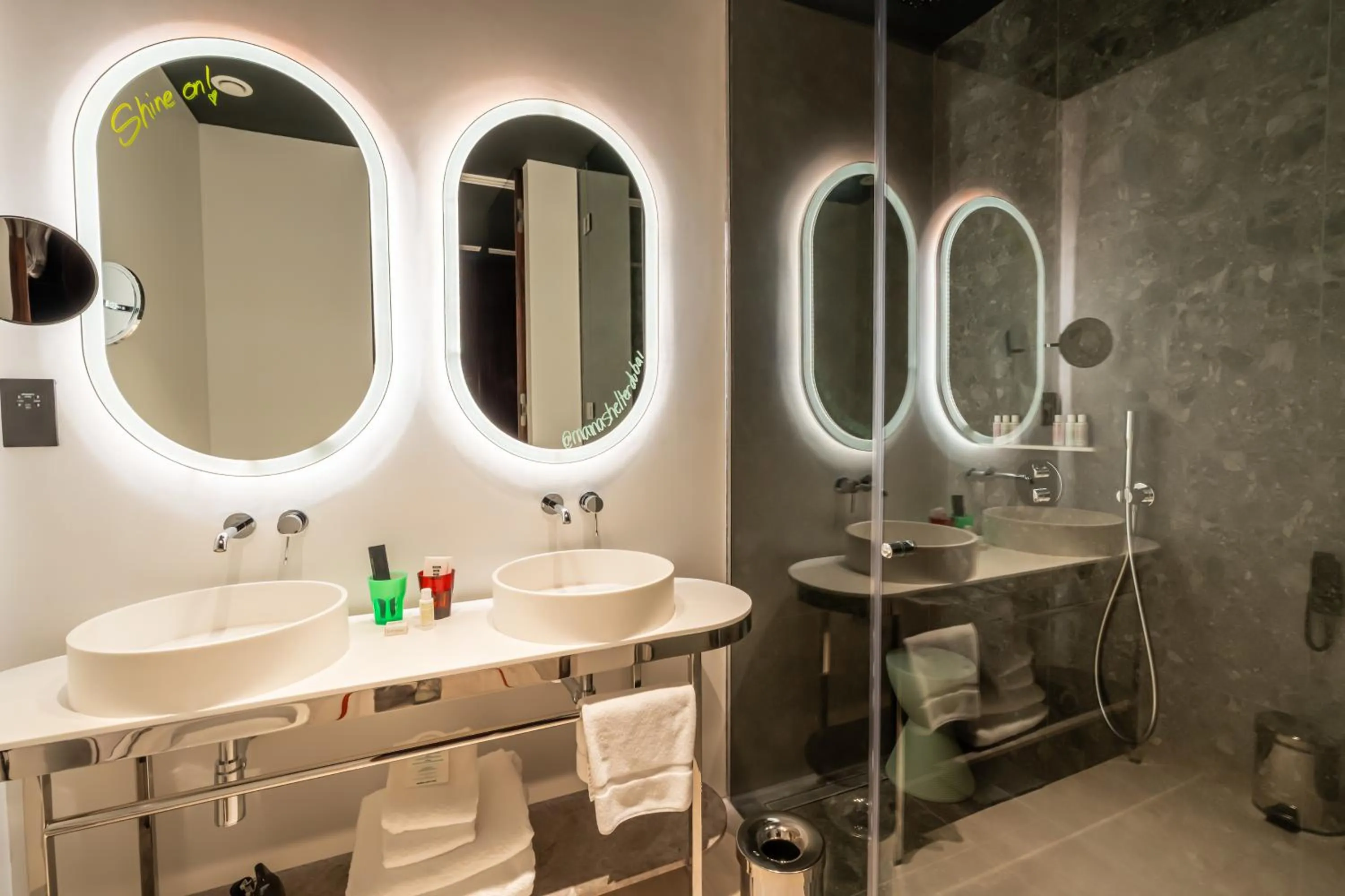 Toilet in Mama Shelter Dubai