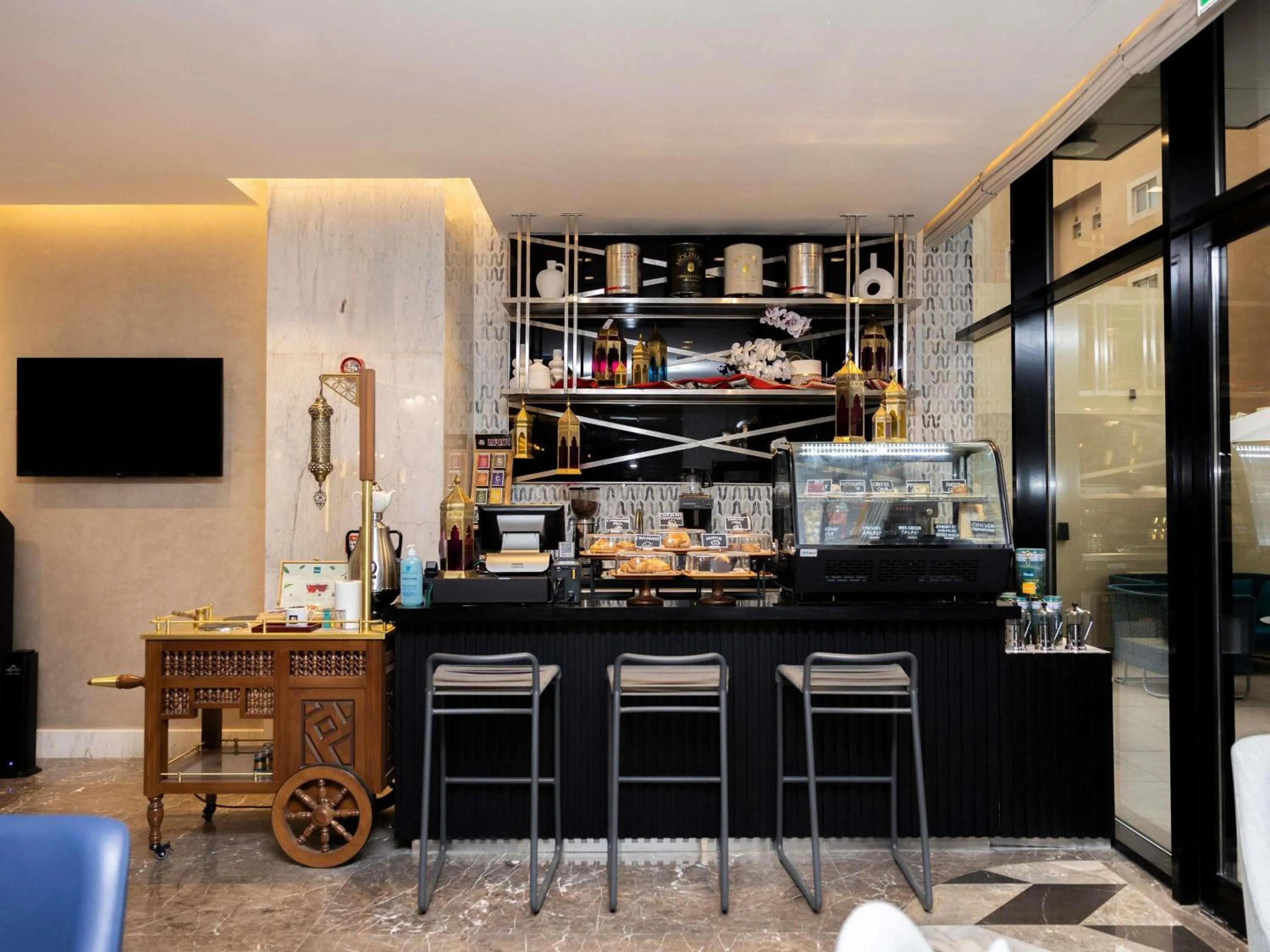 Lounge or bar in Mercure Riyadh Al Anoud