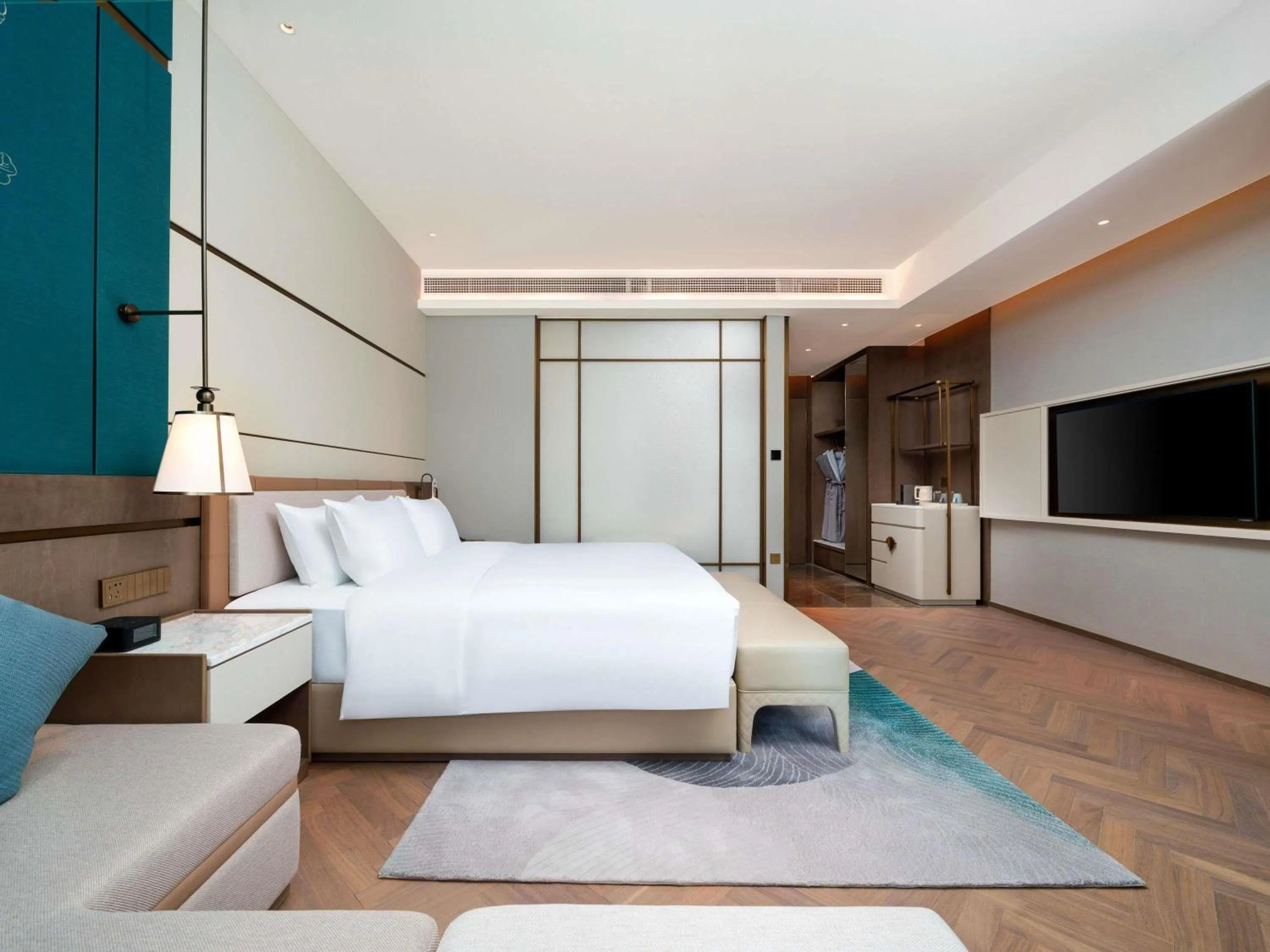 Bedroom, Bed in Grand Mercure Hangzhou Qingshan Lake