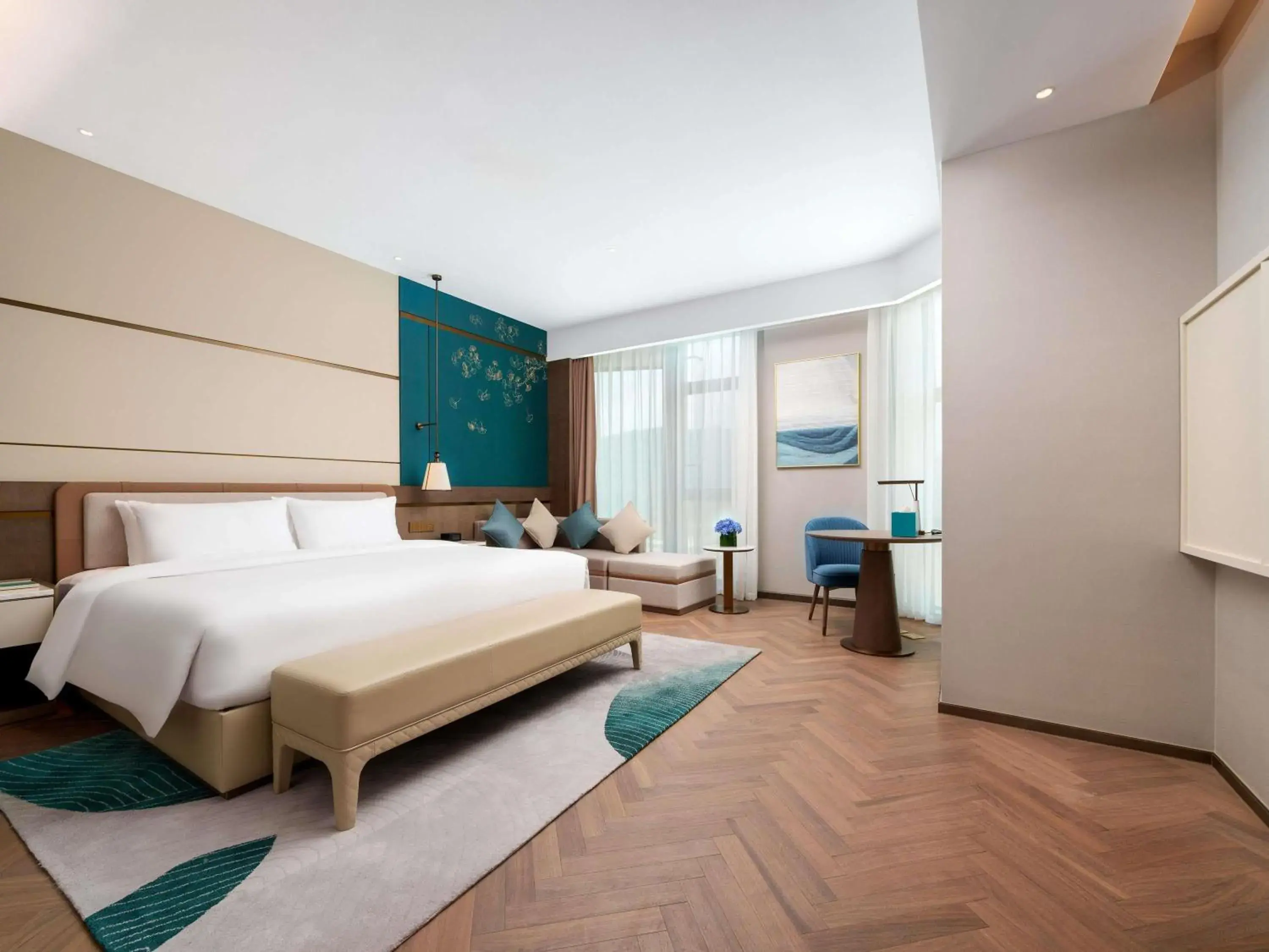 Deluxe King Room in Grand Mercure Hangzhou Qingshan Lake Deluxe King Room in Grand Mercure Hangzhou Qingshan Lake