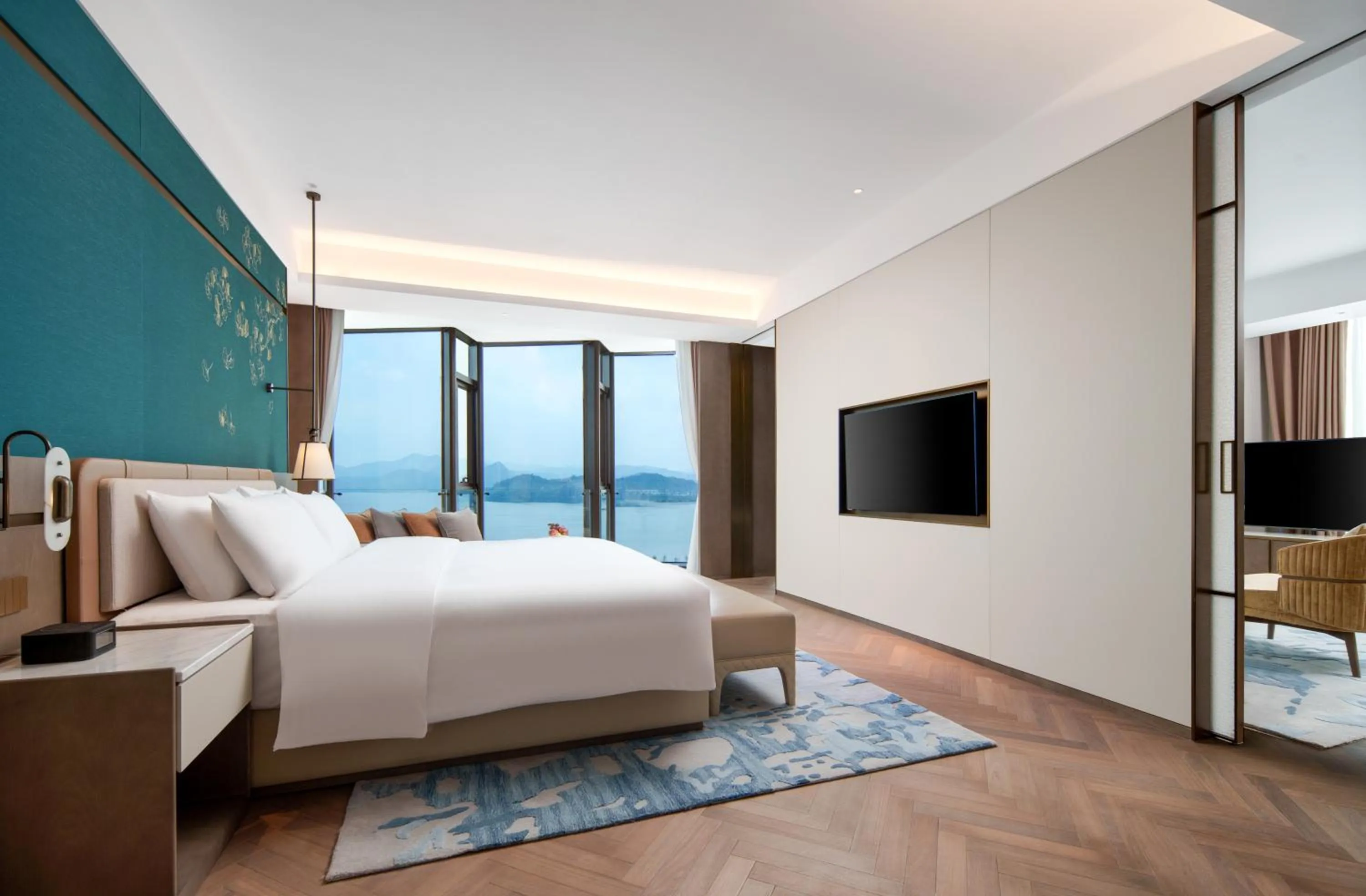 Bedroom, Bed in Grand Mercure Hangzhou Qingshan Lake