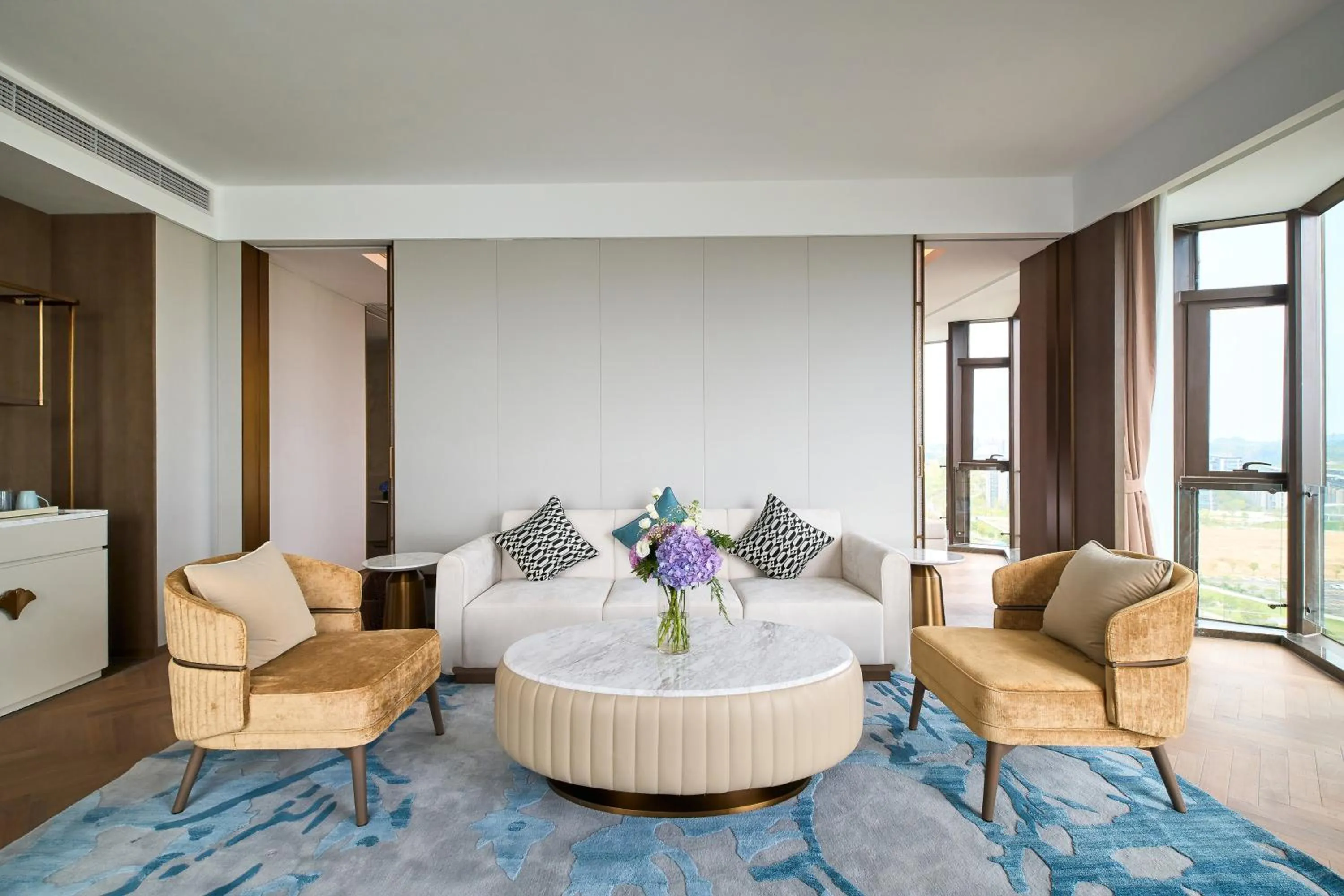 Living room in Grand Mercure Hangzhou Qingshan Lake