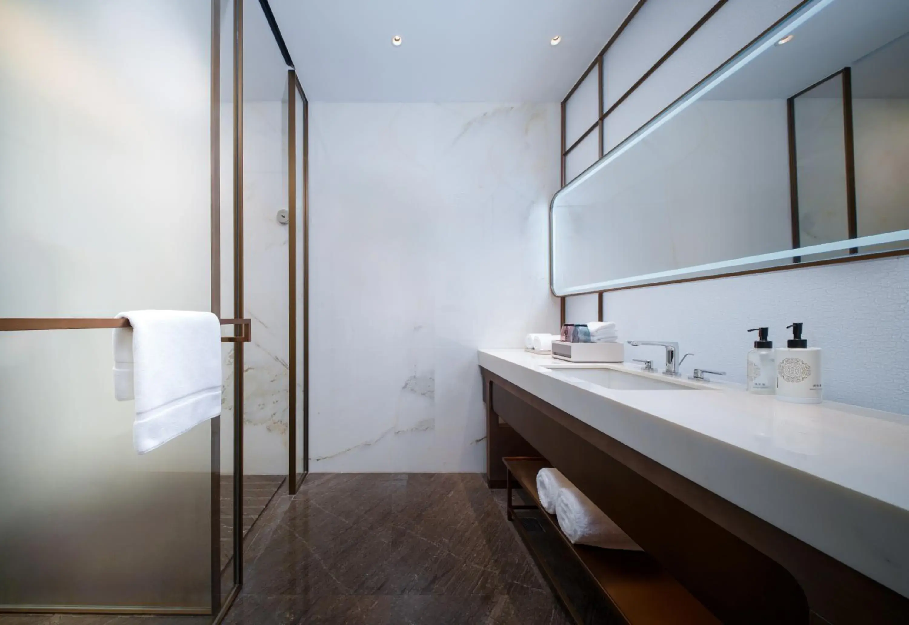 Executive King Room in Grand Mercure Hangzhou Qingshan Lake Executive King Room in Grand Mercure Hangzhou Qingshan Lake