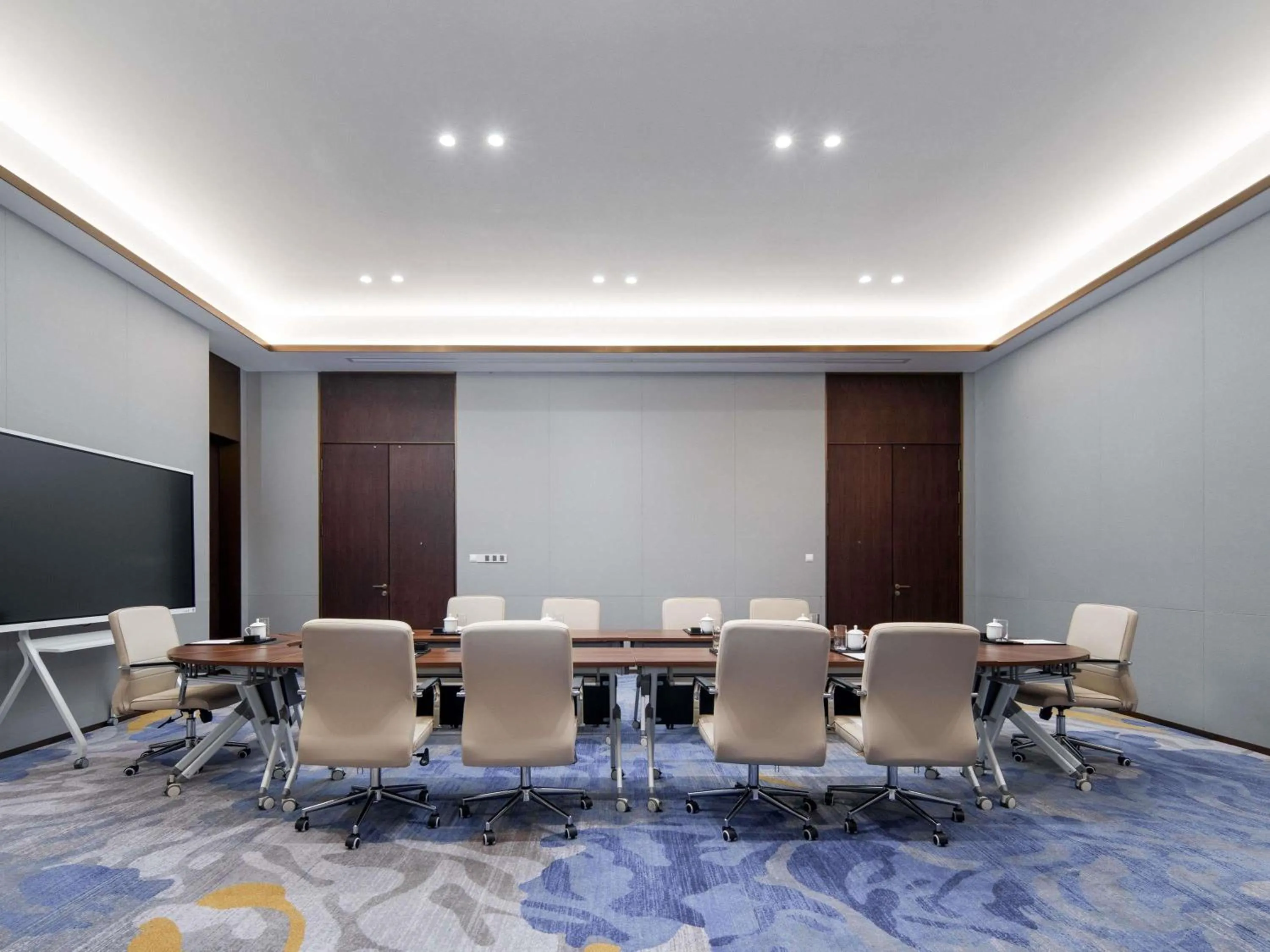 Meeting/conference room in Grand Mercure Hangzhou Qingshan Lake