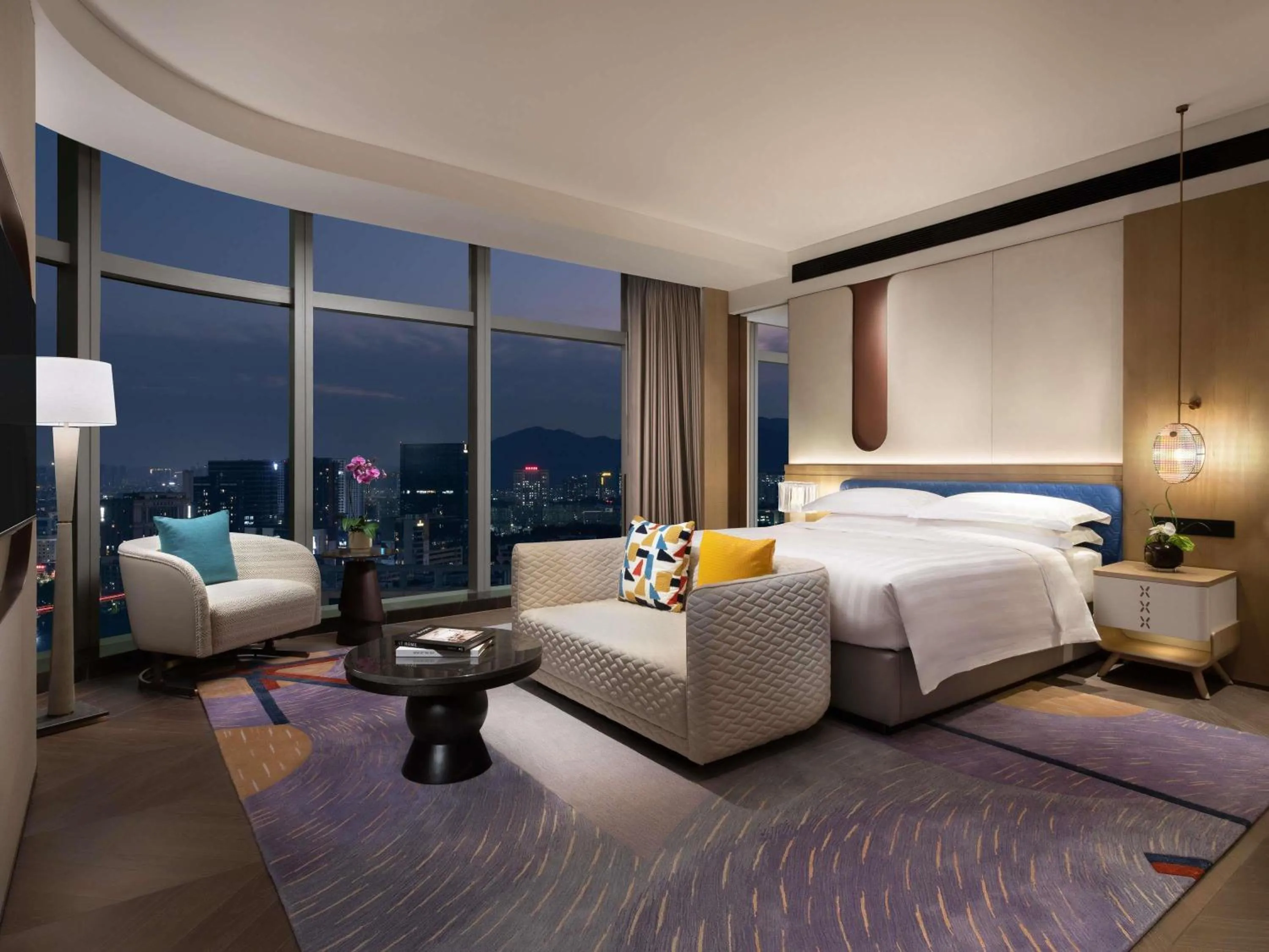 Bedroom in Fashion Town Hotel Shenzhen MGallery Collection