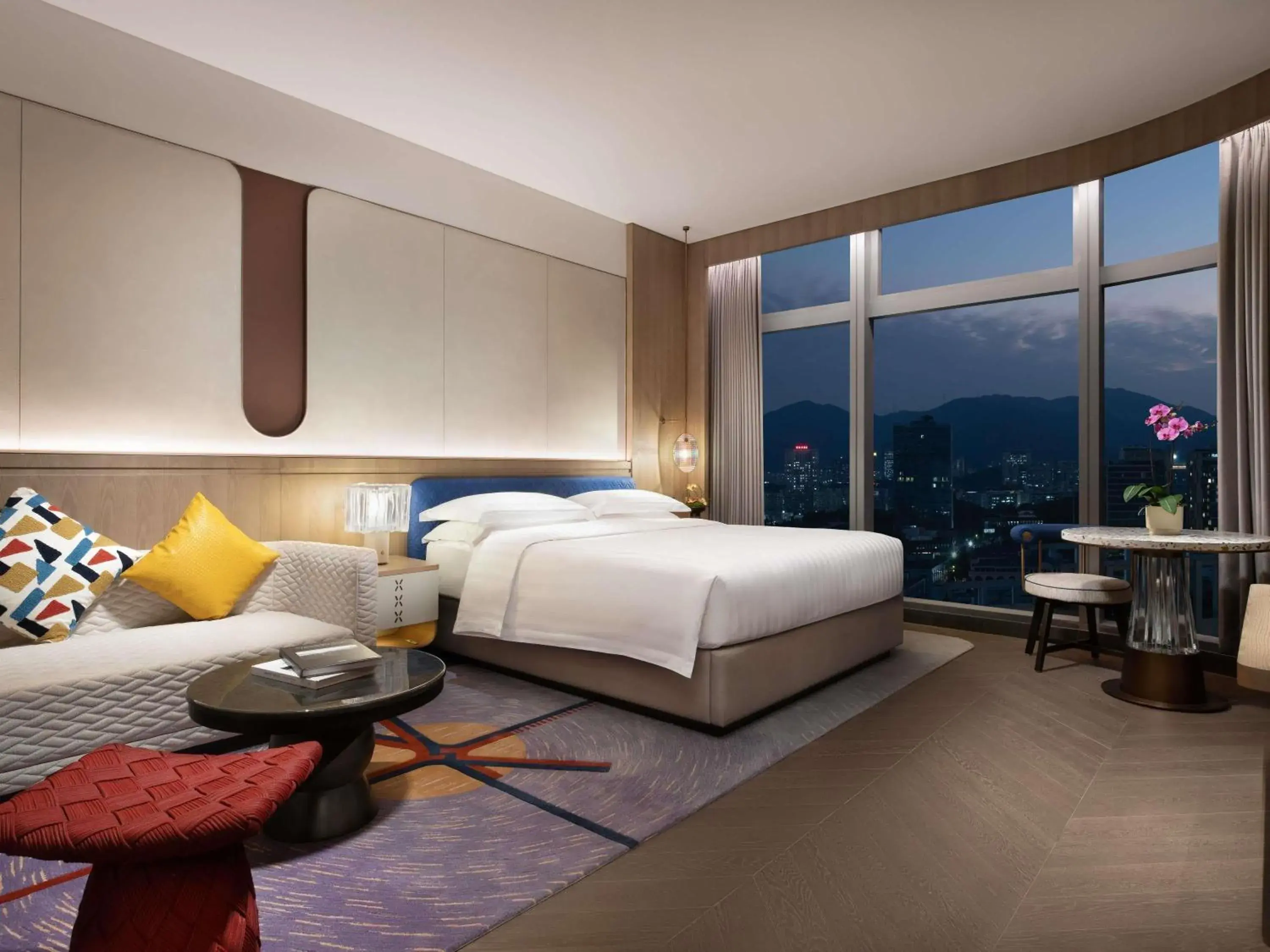 Deluxe King Room with City View in Fashion Town Hotel Shenzhen MGallery Collection Deluxe King Room with City View in Fashion Town Hotel Shenzhen MGallery Collection
