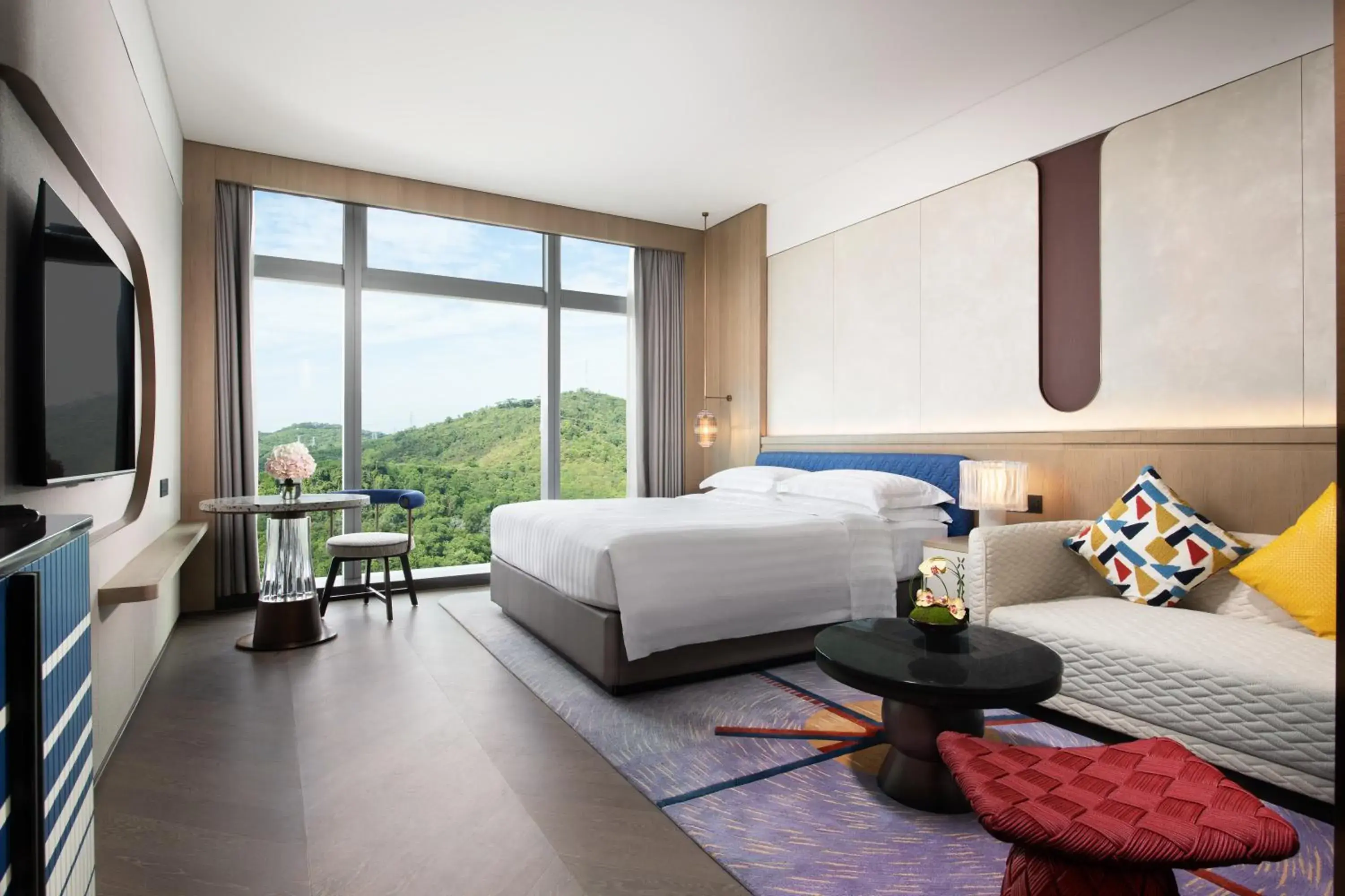 Executive Deluxe King Room with Garden View and M Lounge Access in Fashion Town Hotel Shenzhen MGallery Collection Executive Deluxe King Room with Garden View and M Lounge Access in Fashion Town Hotel Shenzhen MGallery Collection