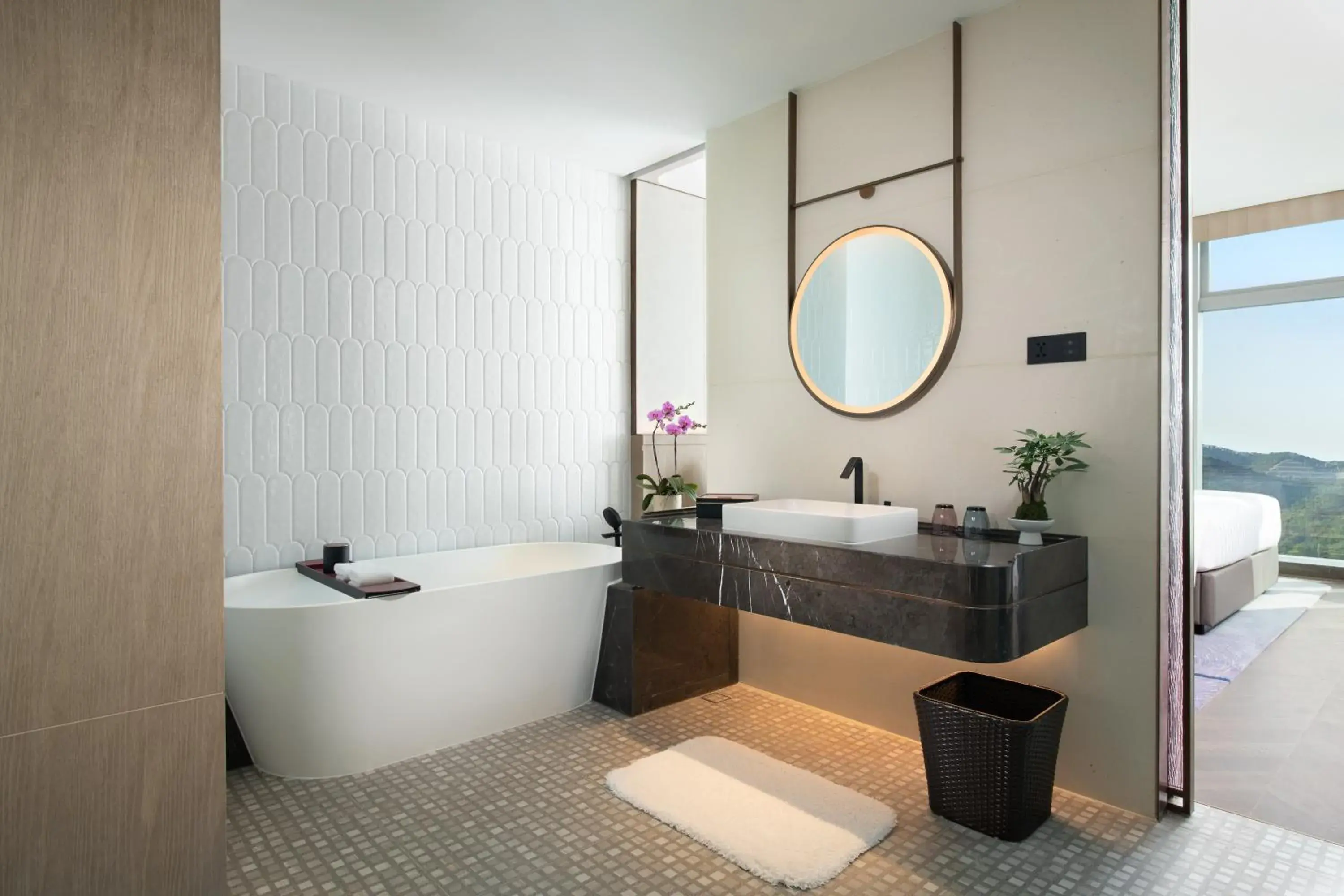 Premium Deluxe Twin Room with City View in Fashion Town Hotel Shenzhen MGallery Collection Premium Deluxe Twin Room with City View in Fashion Town Hotel Shenzhen MGallery Collection